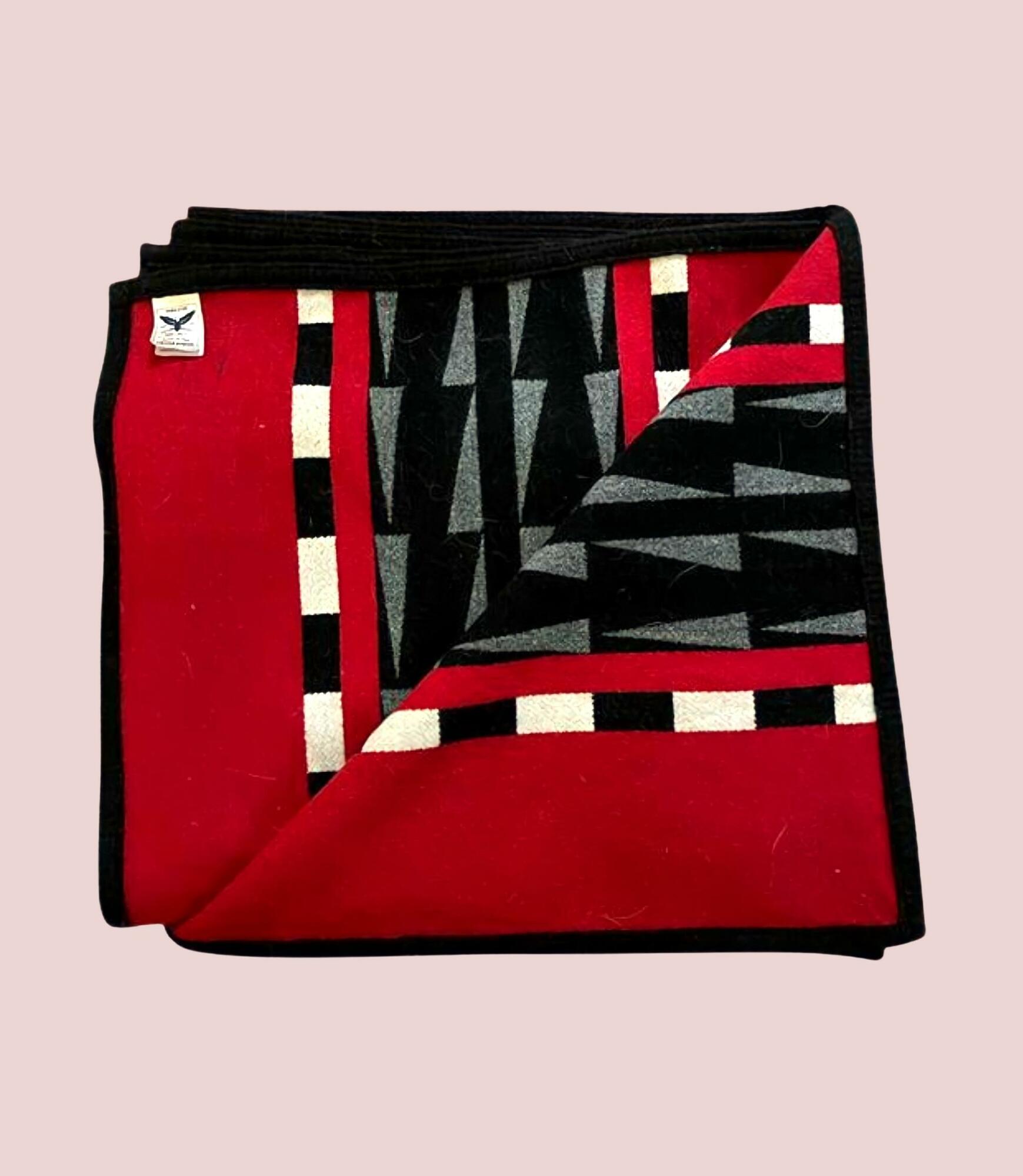 Pendleton Jacquard-Decke im Ethno-Print Muster Schwarz Rot 3