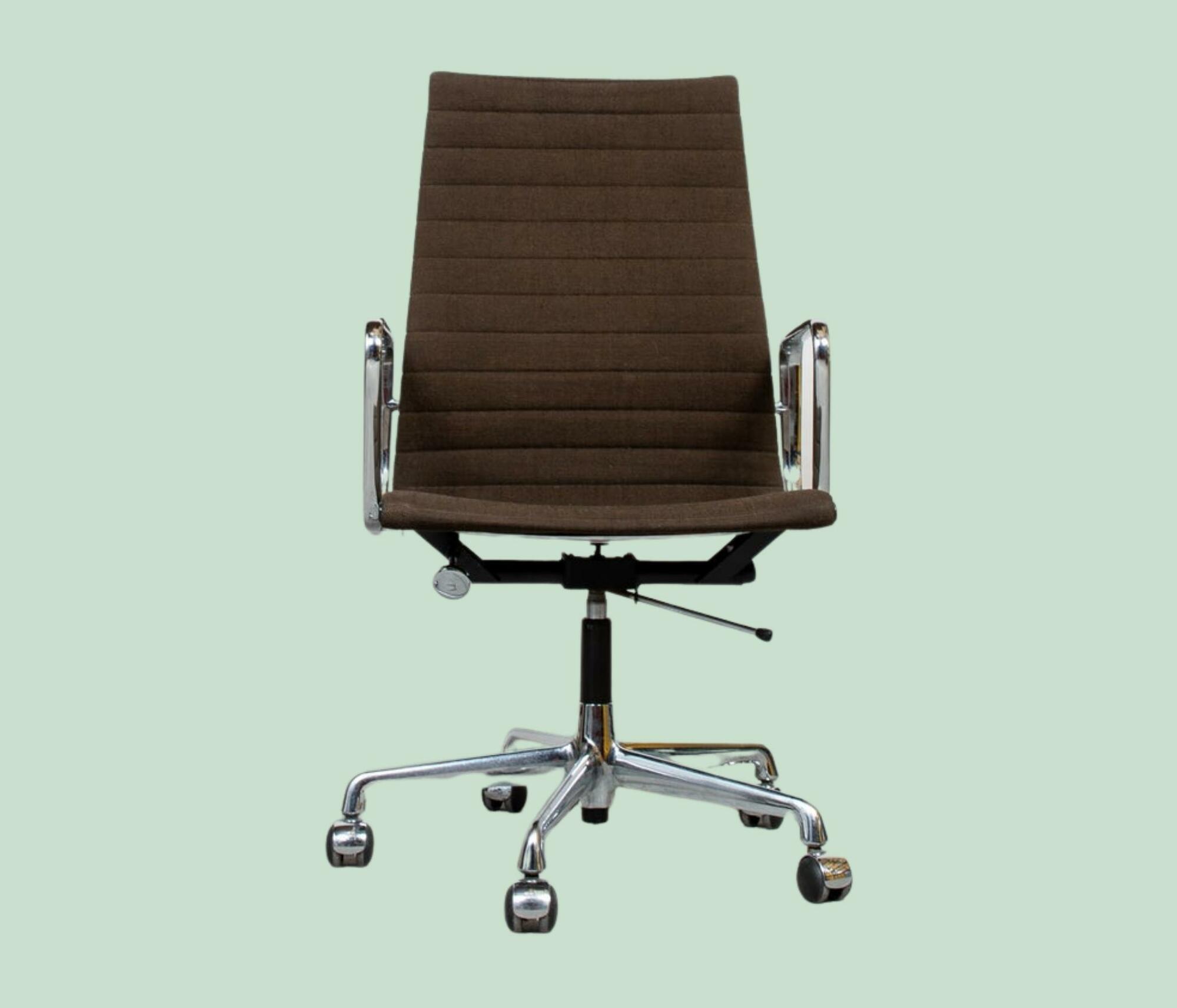 Vitra EA 119 Braun 1