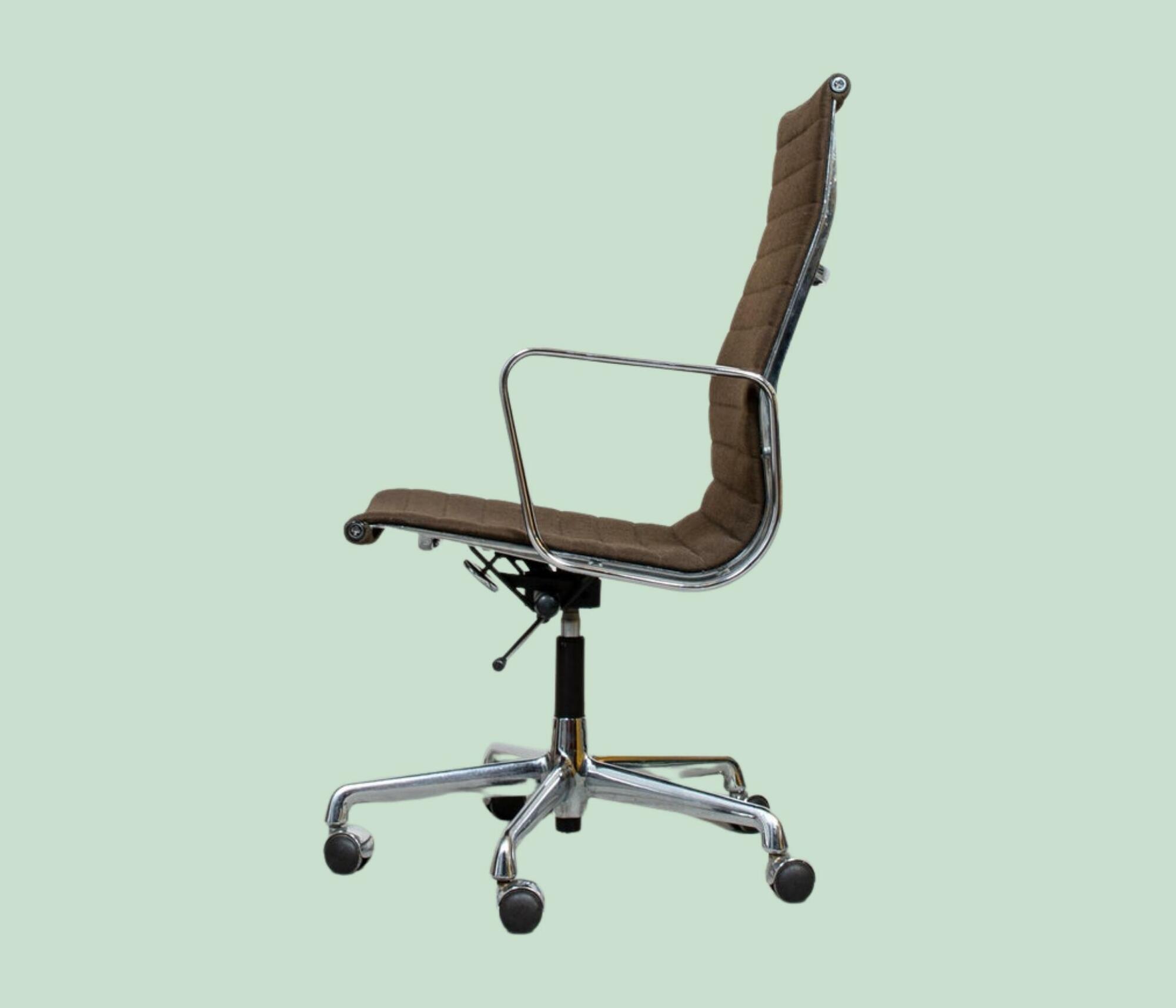 Vitra EA 119 Braun 2