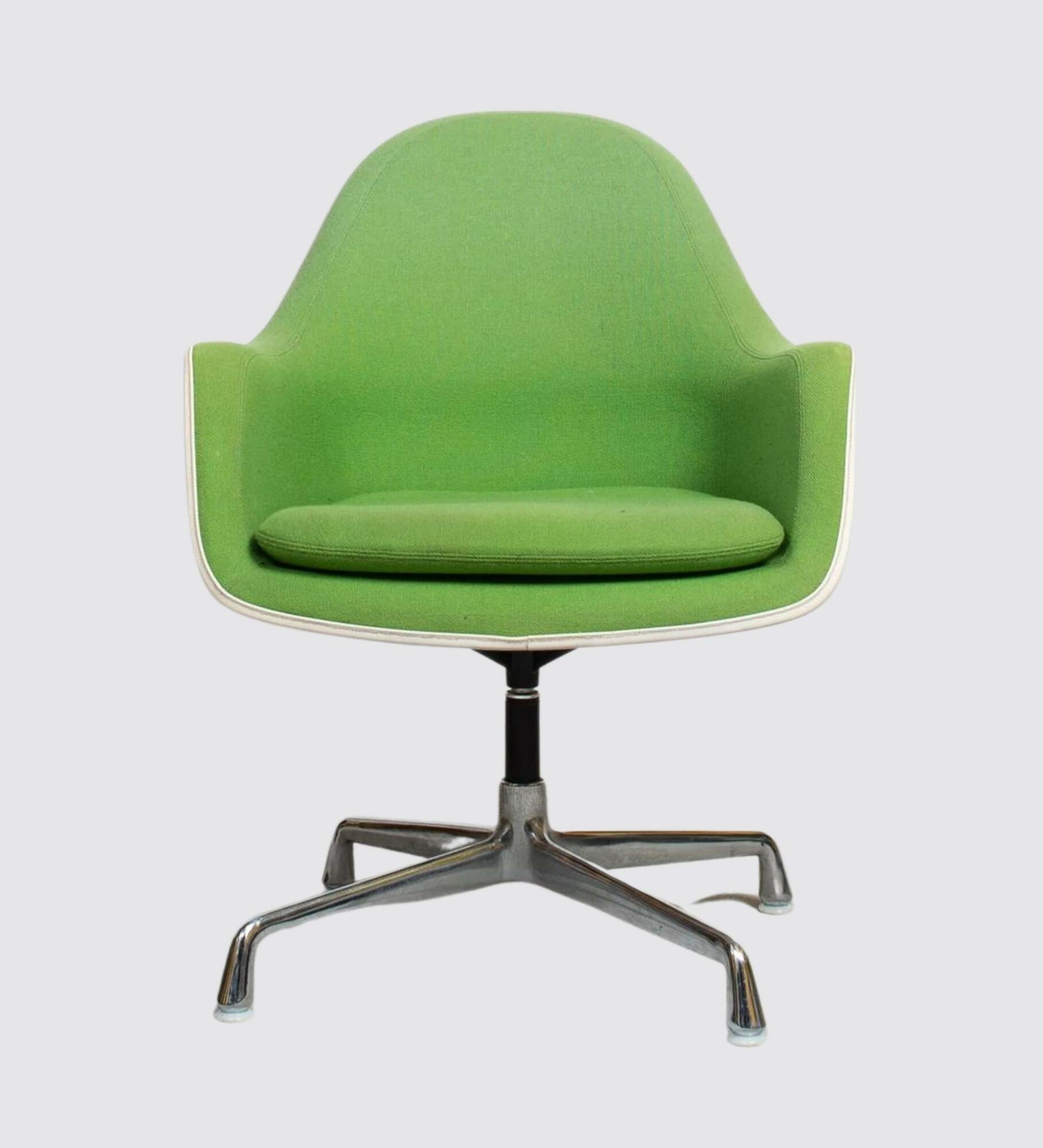 Eames Loose Cushion Armchair Grün 0