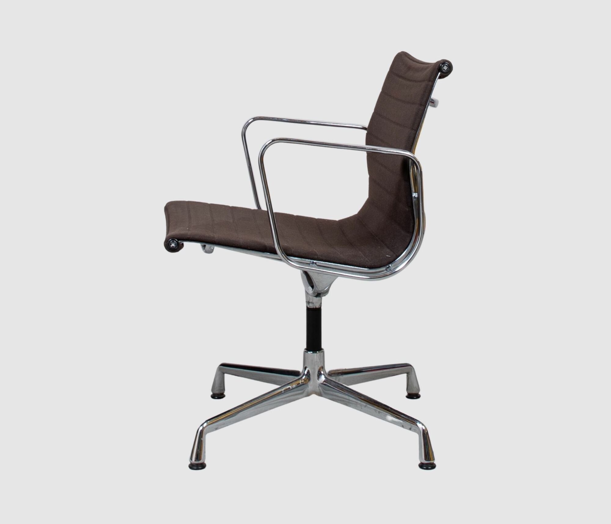 Eames EA 108 Aluminum Chair in Braun 0