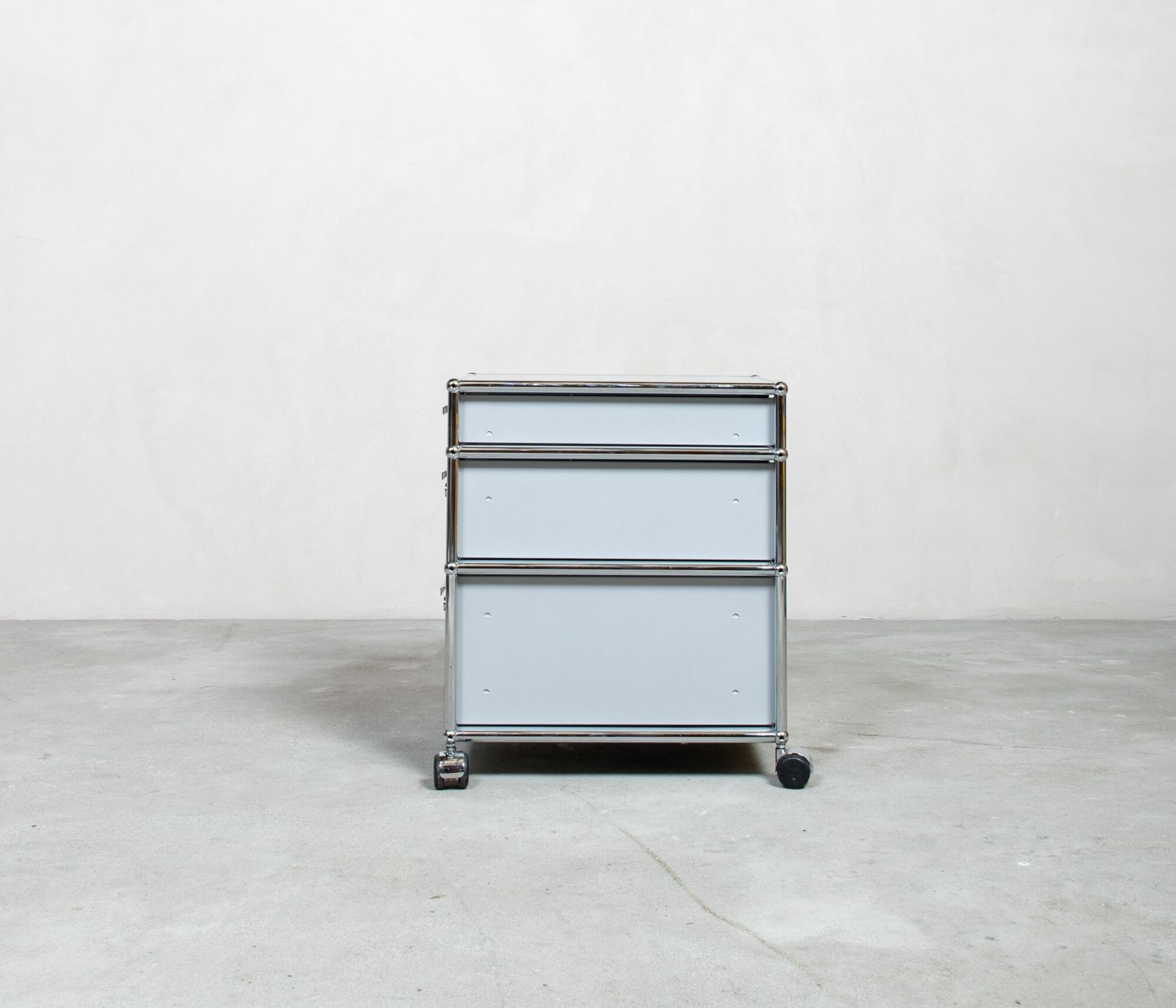 USM Haller Rollcontainer in Mattsilber 4
