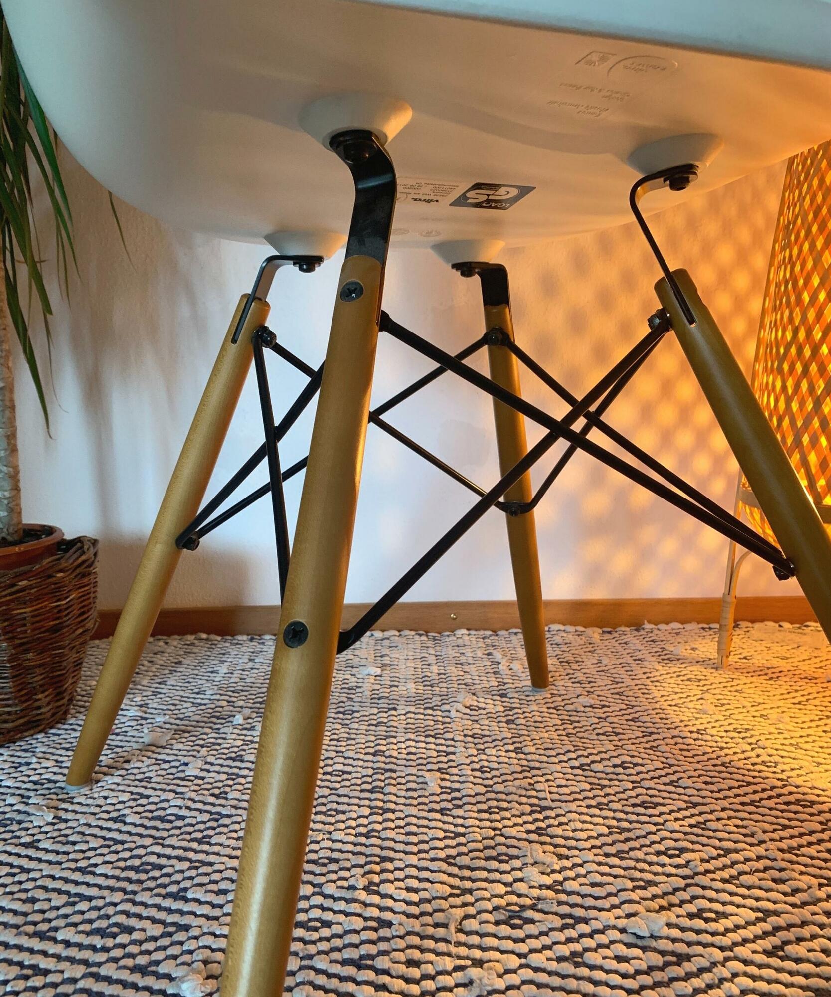 Eames Plastic Armchair DAW Ahornbeine Weiß 8