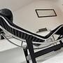 LC4 Chaiselongue Liege Leder 2