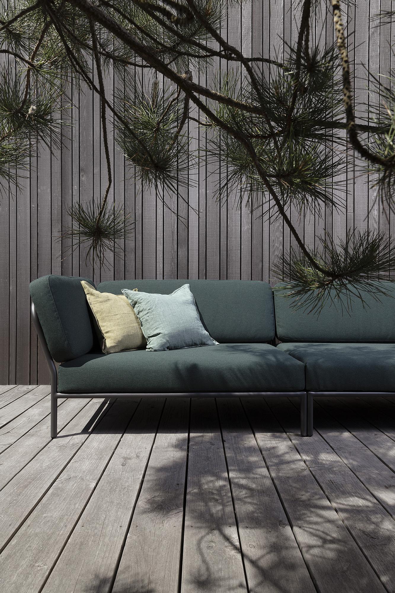 LEVEL Ecksofa Links Dunkelgrau mit dunkelgrauem Rahmen 2