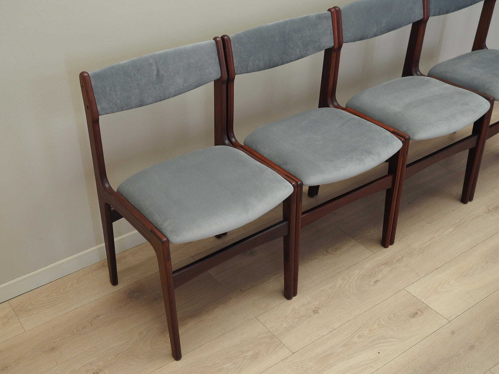 4x Vintage Chairs Mahogany Wood Velvet Grey 1970s 3