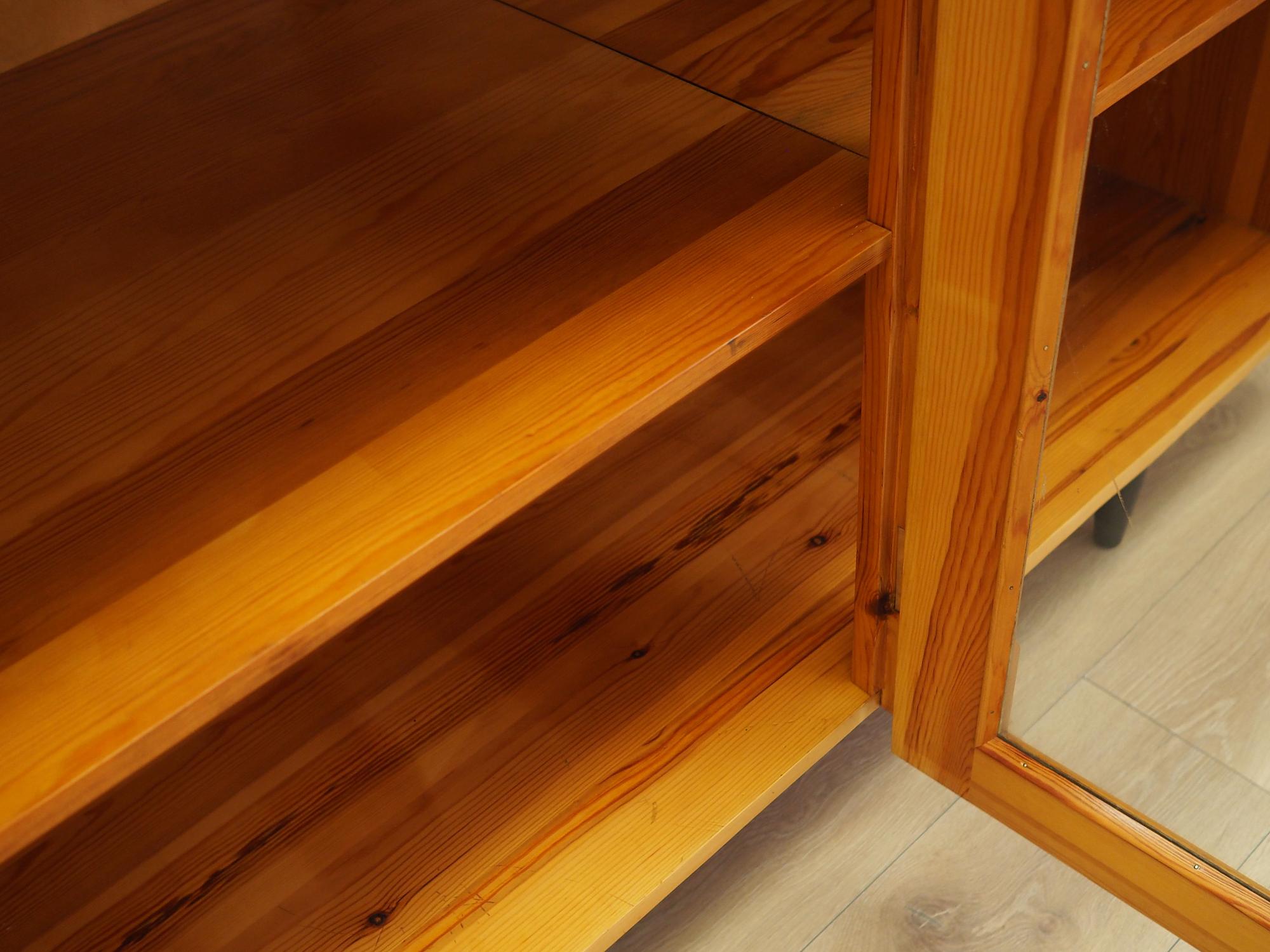 Display cabinet Pine wood 1980s 7