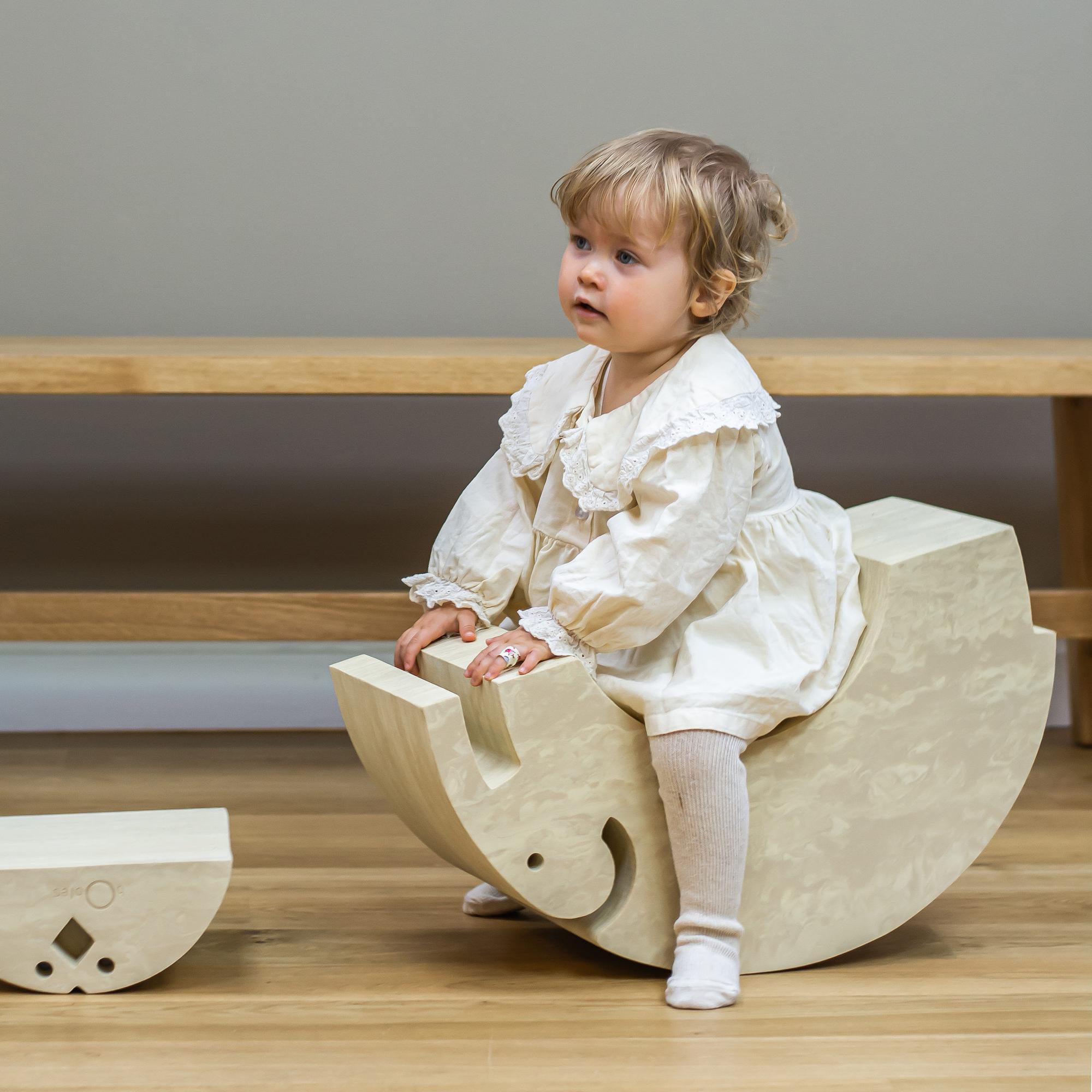 Elefant Großer Hocker Sand 1