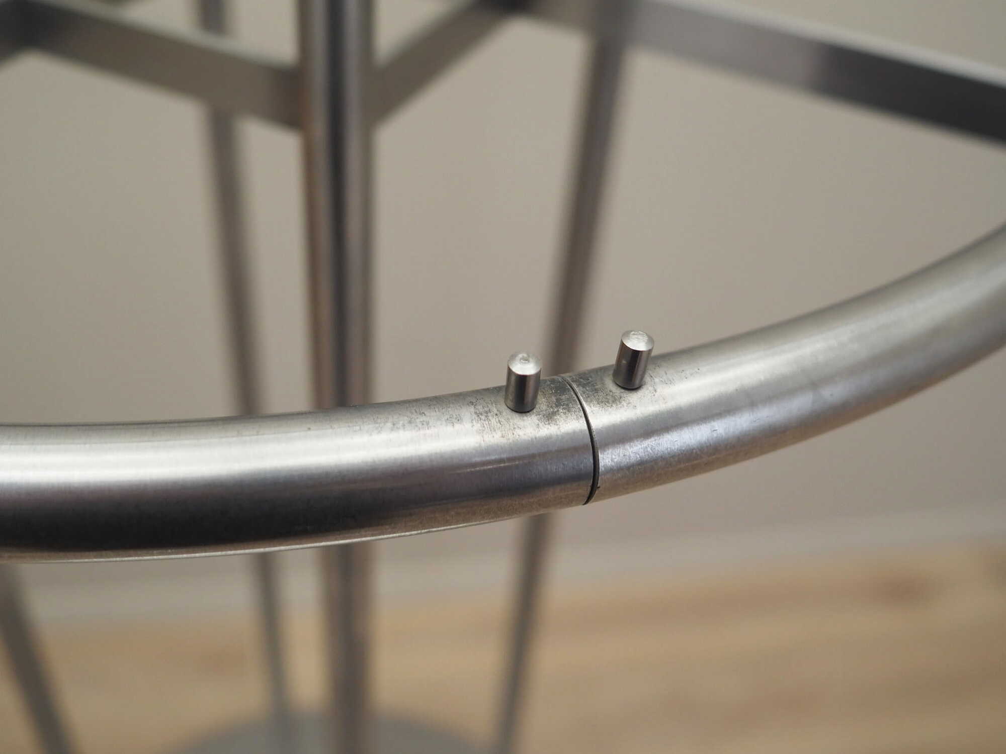 Vintage coat rack metal silver 1990s 4