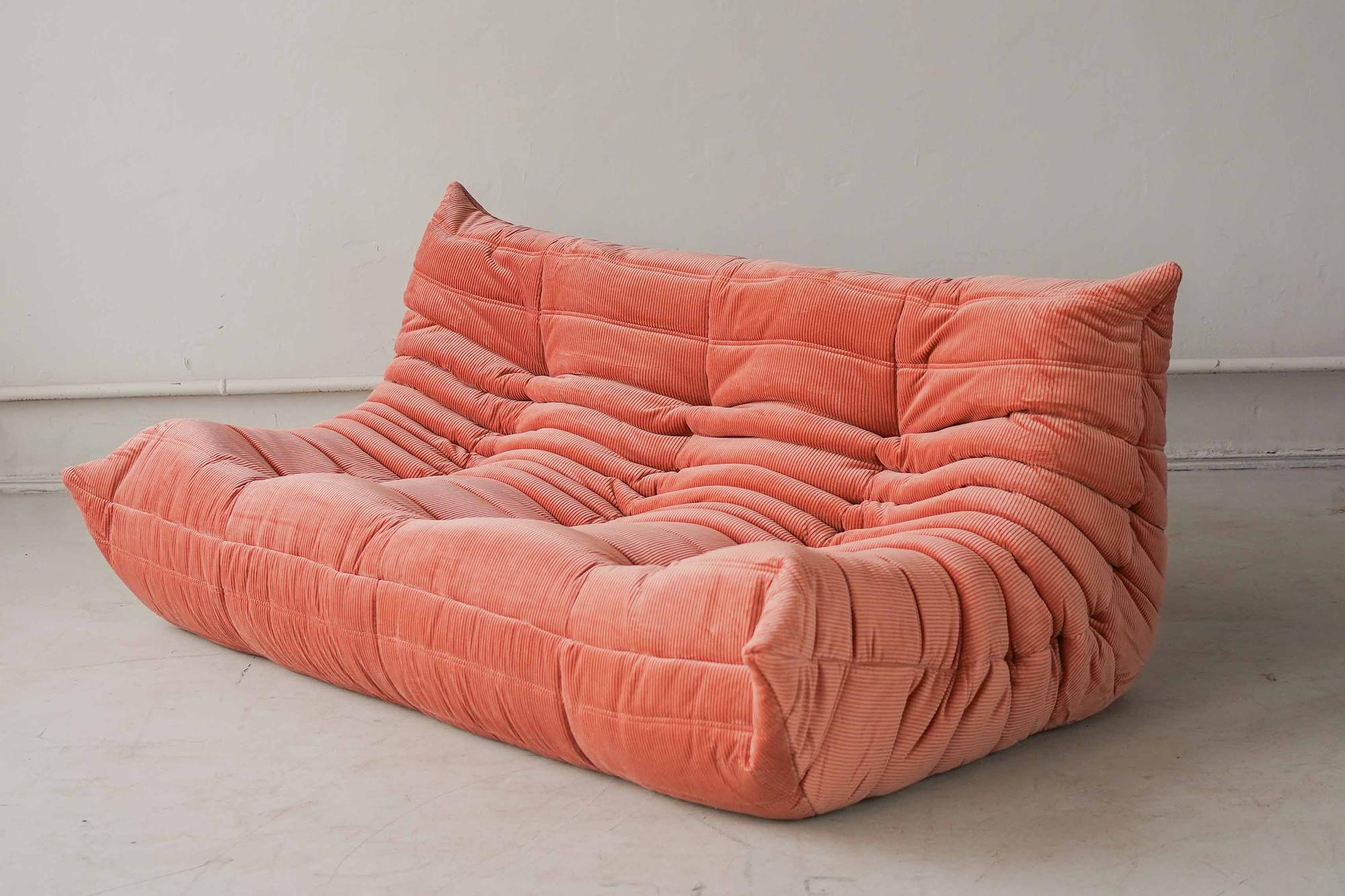 Togo Sofa 3-Sitzer Cord Coral 1