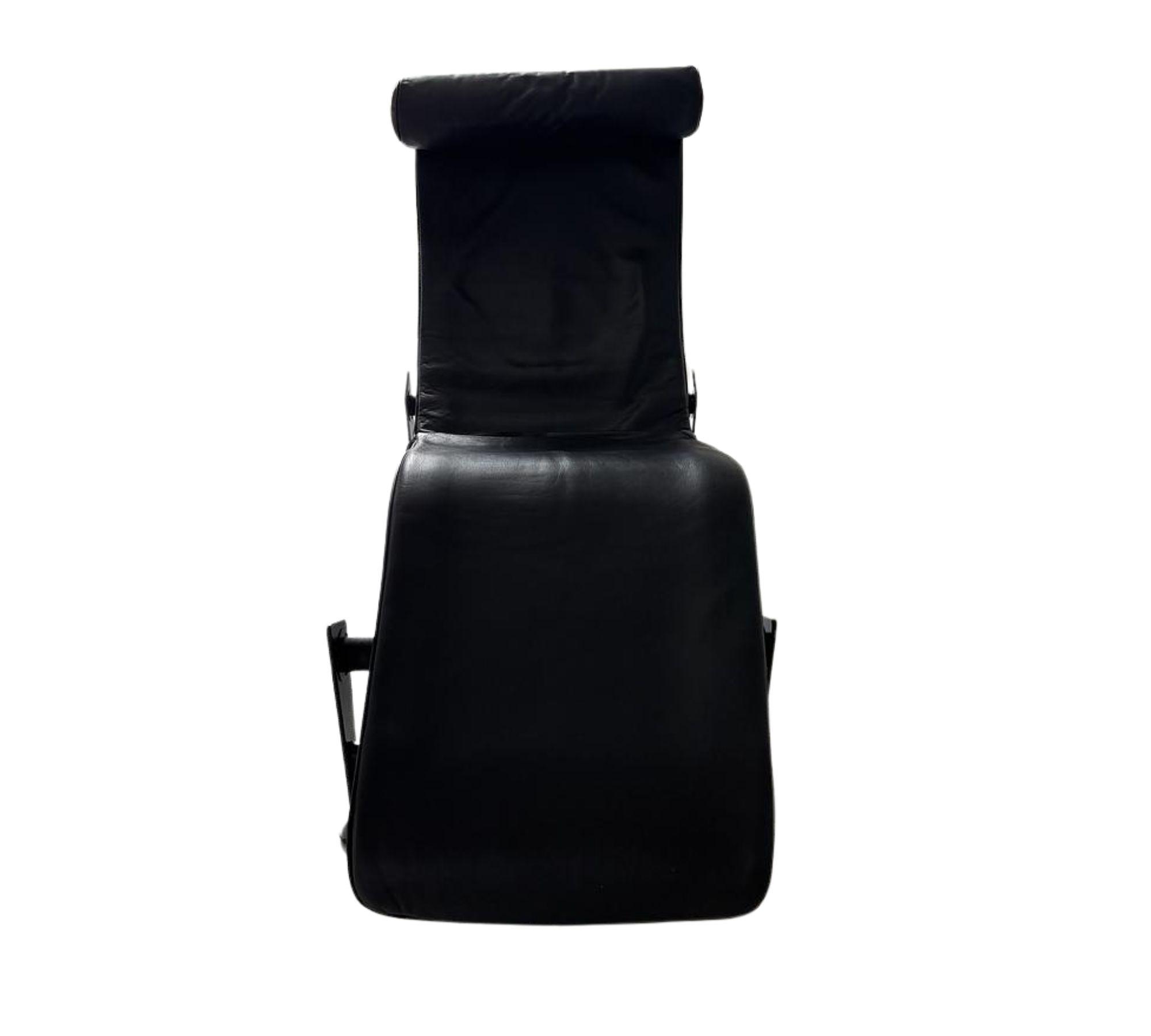 LC4 Chaiselongue Liege Leder 4