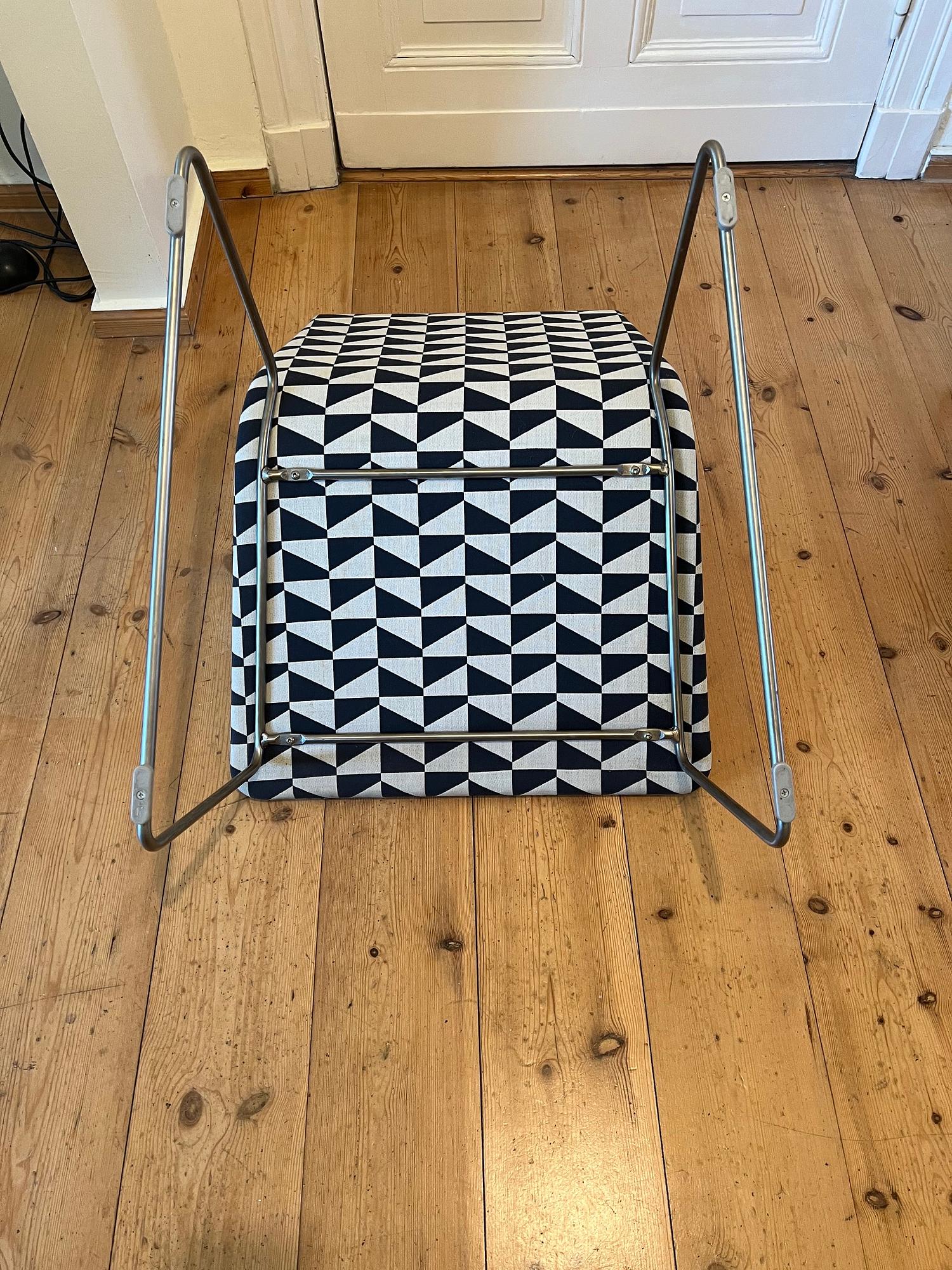 Low Pad Sessel Edelstahl Schwarz Weiß 3