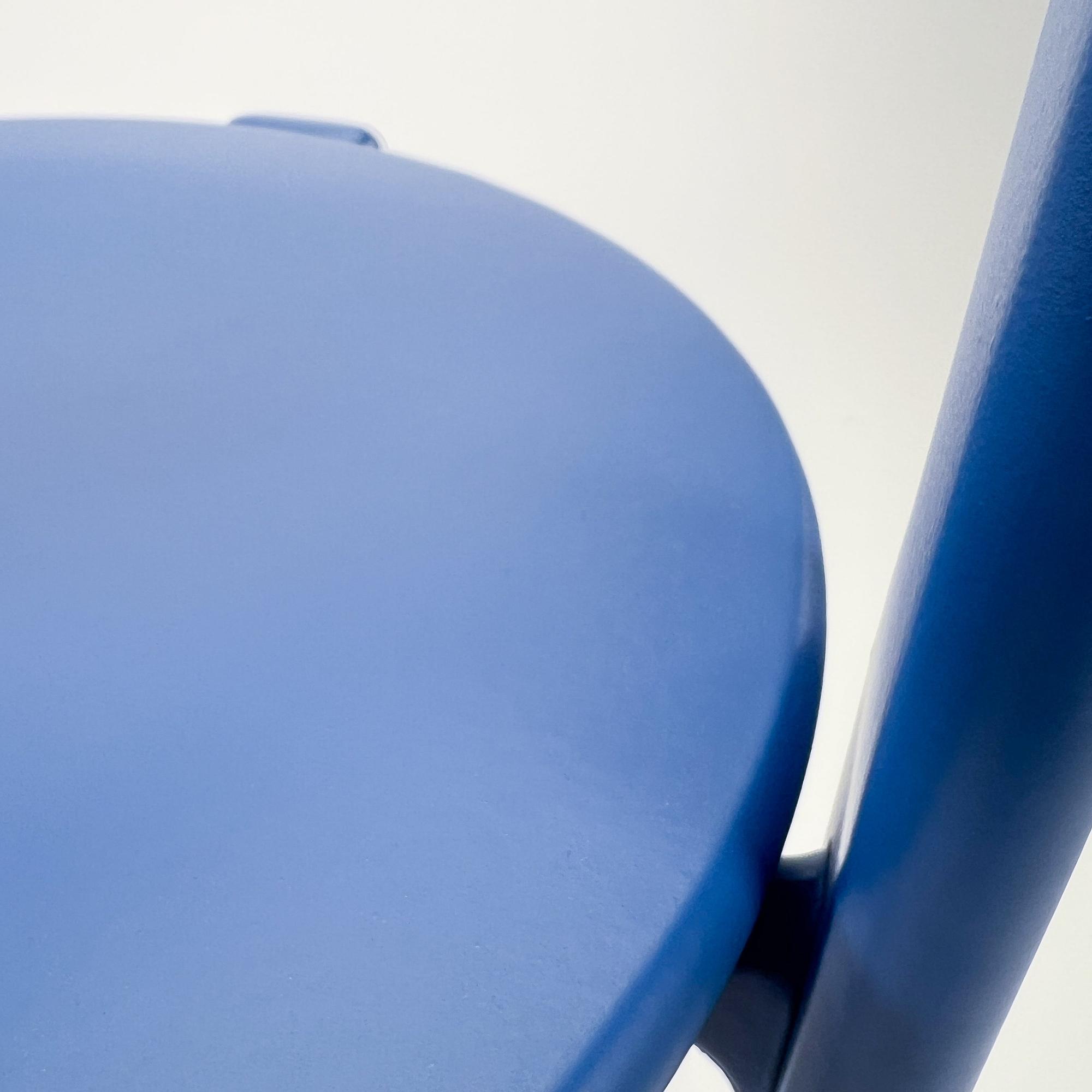 Ray Stuhl Blau 3