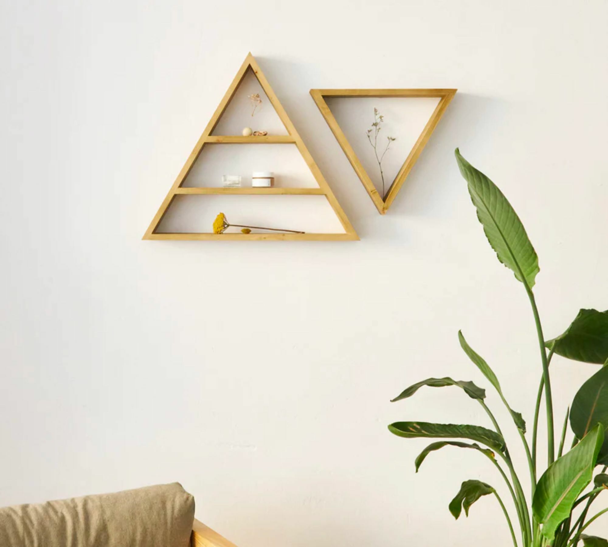 Dreieckiges Regal Zwei Regalbretter Holz Olive 1