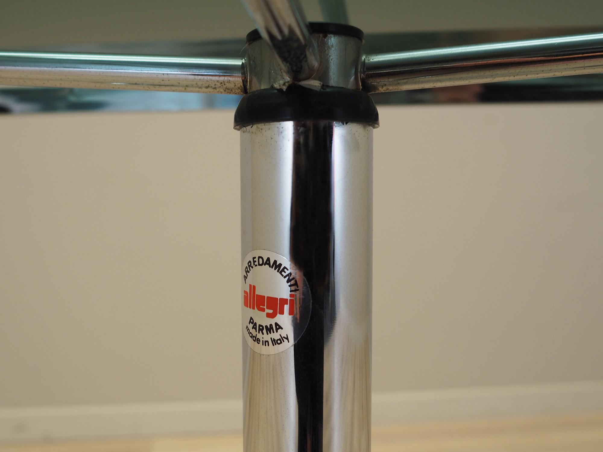 Coffee table on castors 1970s 5