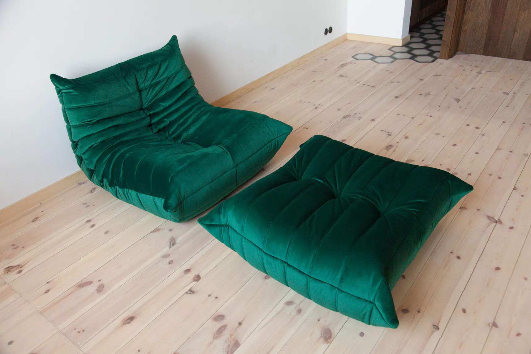 Togo Armchair and Ottoman Set Velvet Emerald Green 1