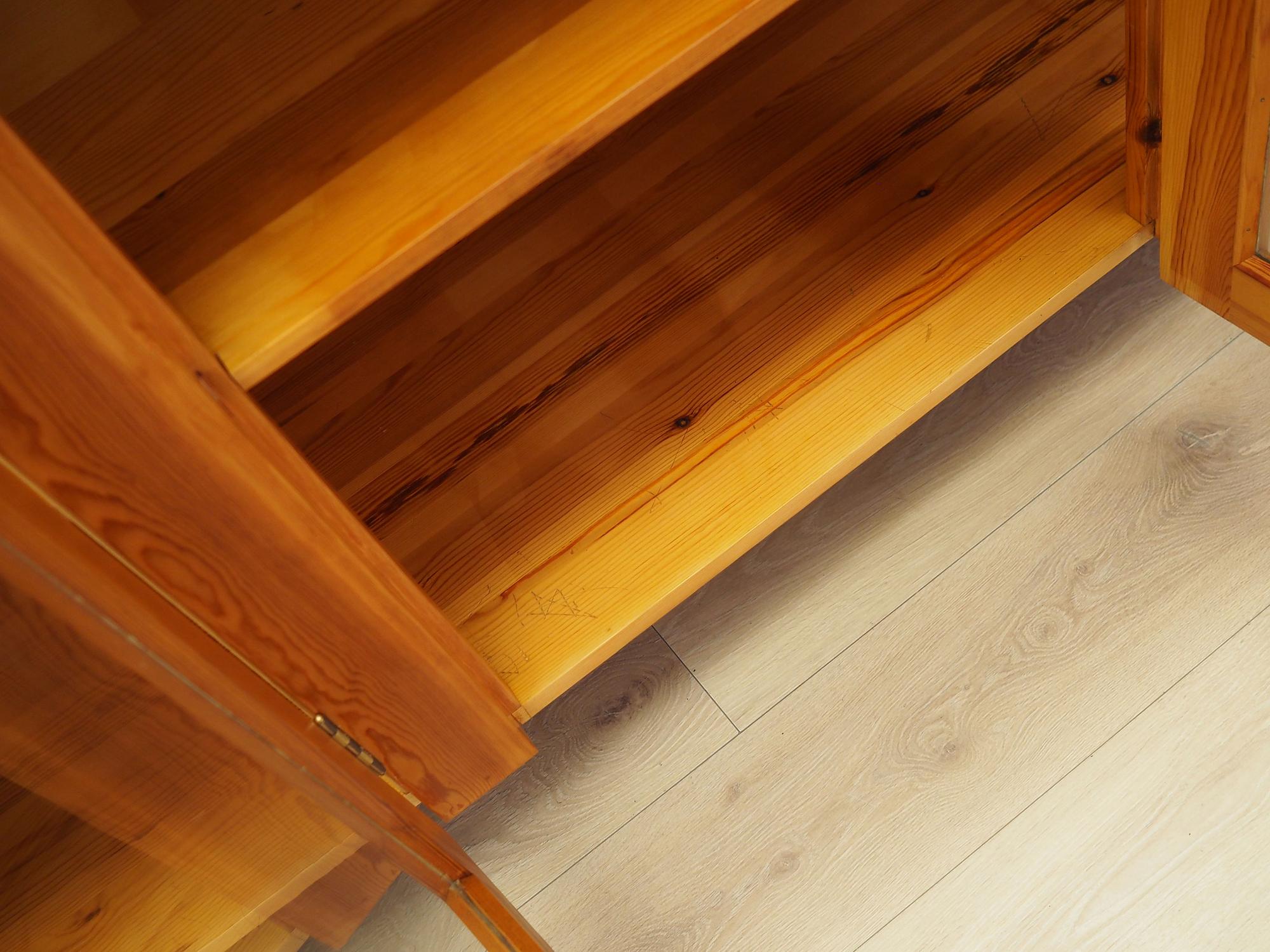 Display cabinet Pine wood 1980s 6