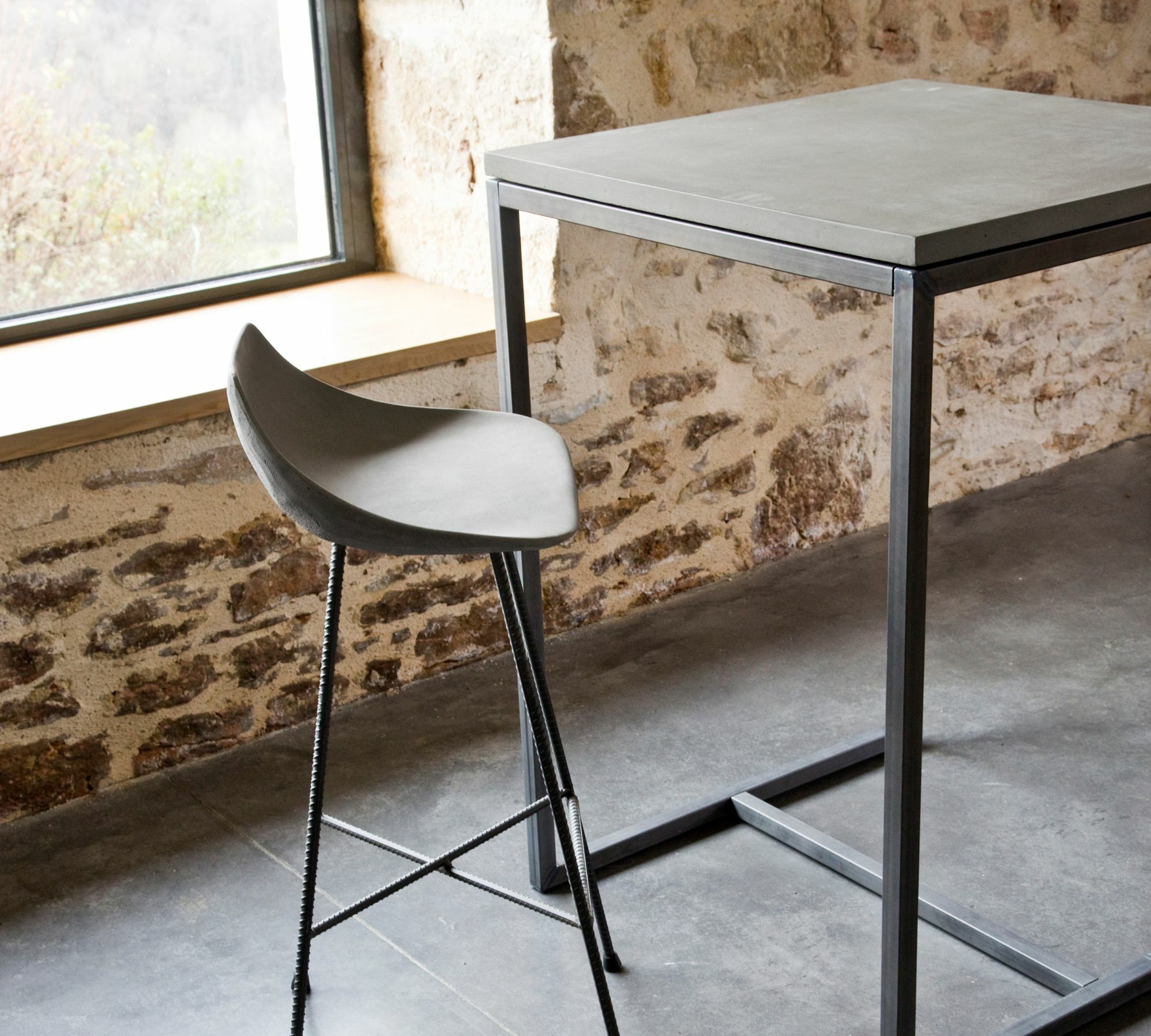 Perspective Bartisch Faserbeton Stahl Grau 6