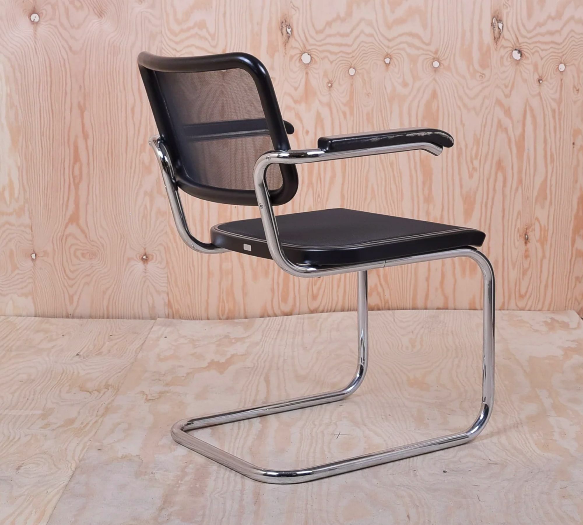 S 64 N Thonet Stuhl Metall Holz Schwarz 4