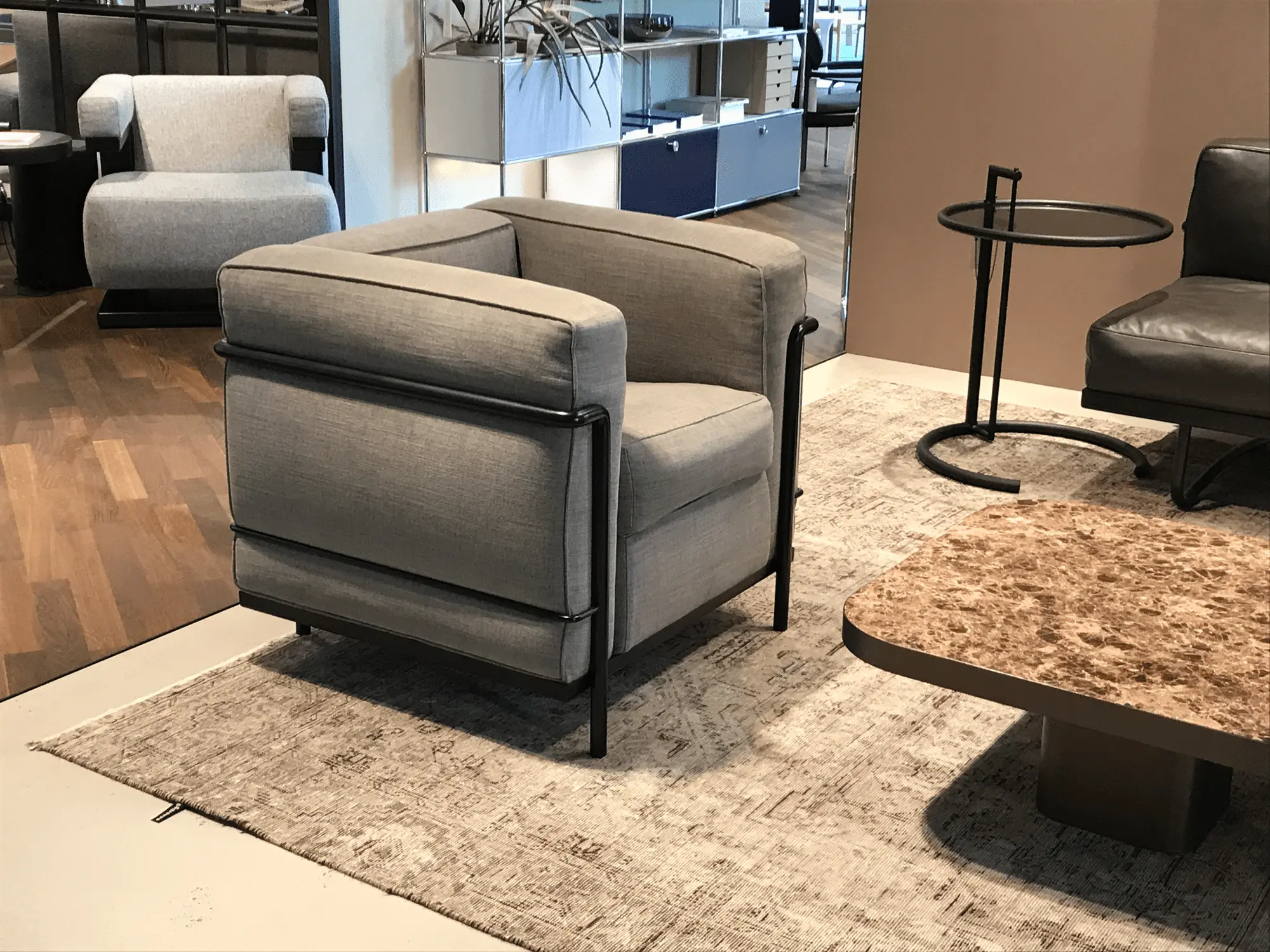 LC2 Sessel Textil Metall Grau 2