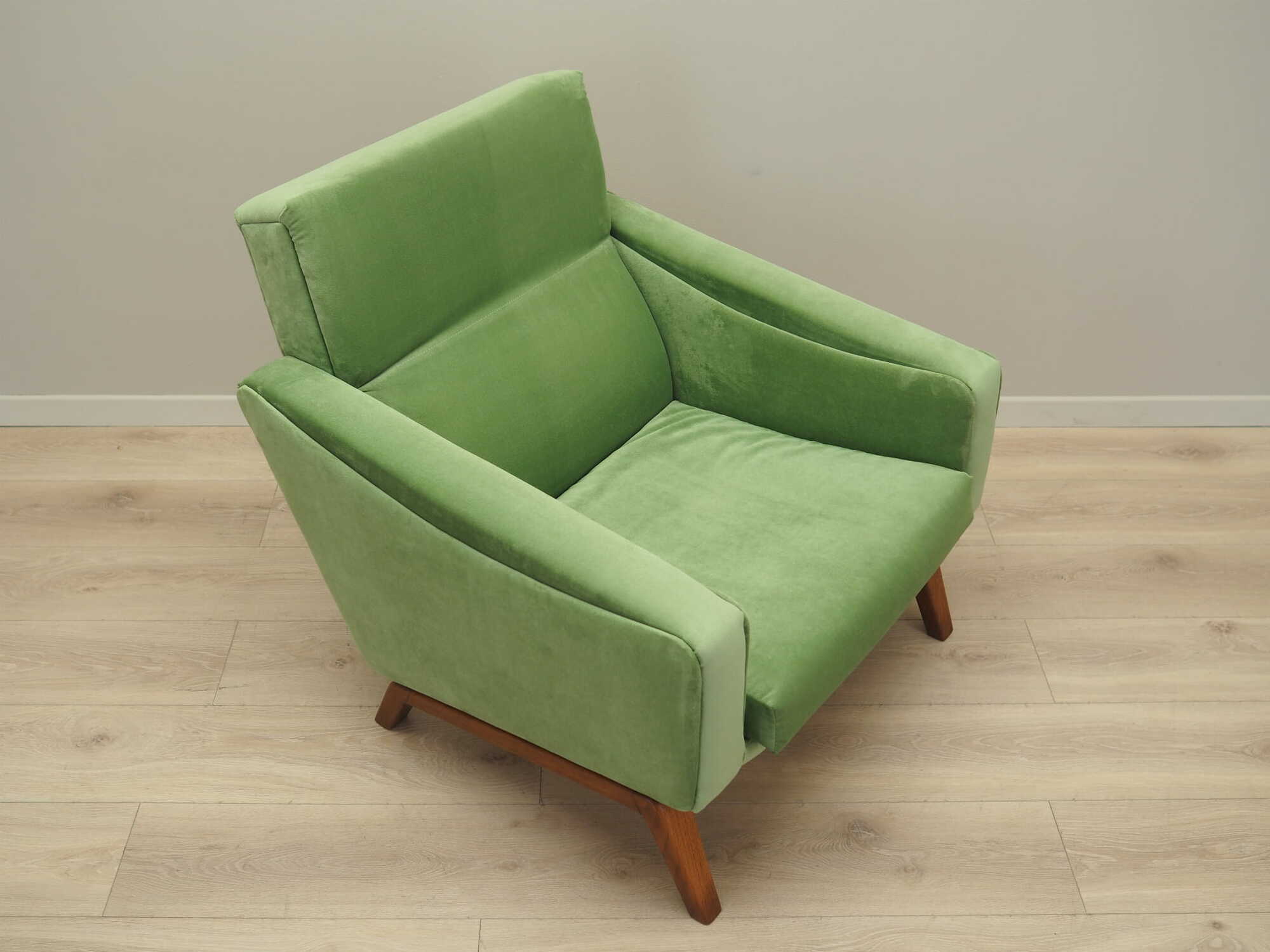 Vintage armchair velvet wood green 1970s 7