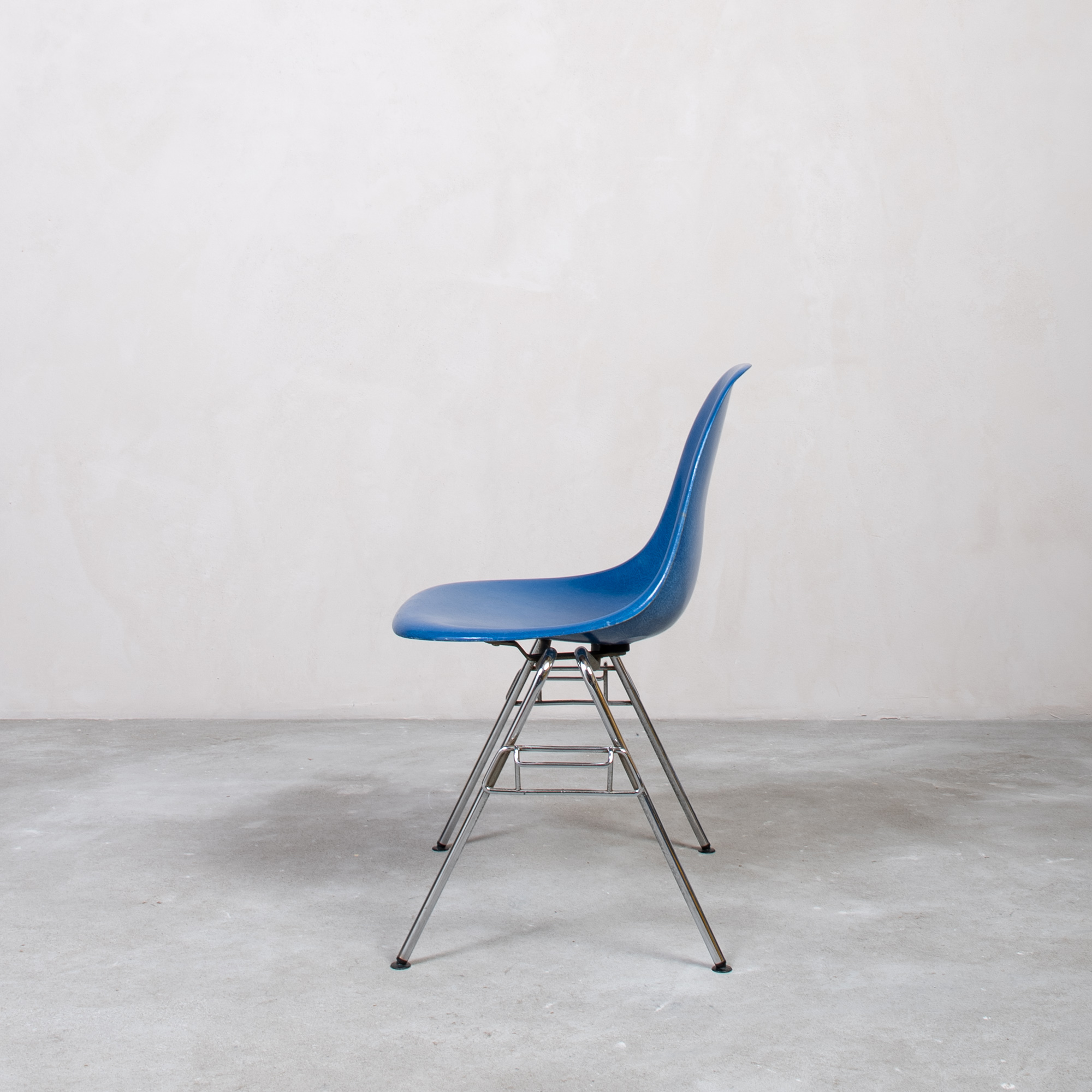 Eames Fiberglass Side Chair by Herman Miller Ultra Marine 2