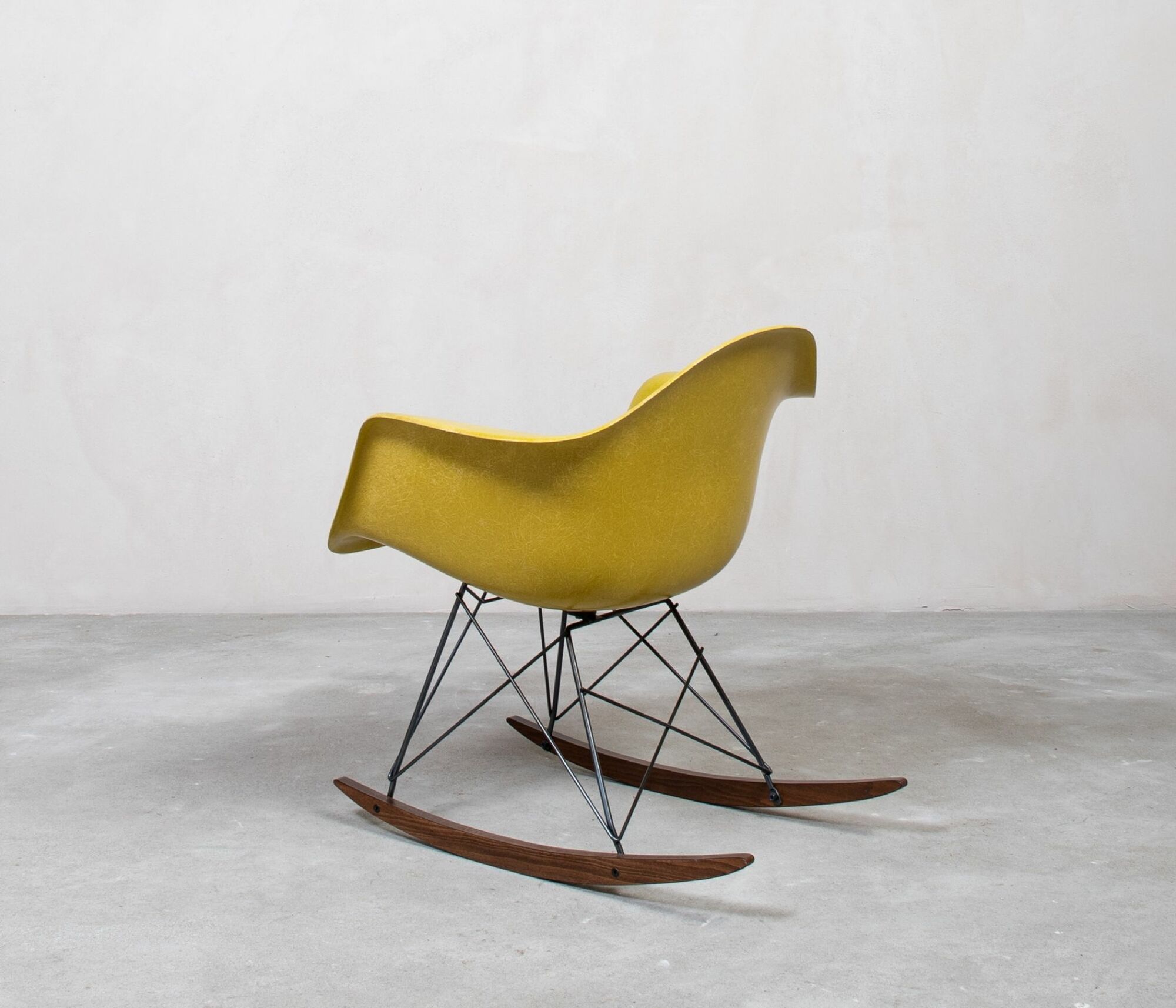 Vitra Eames Fiberglass Armchair Schaukelstuhl RAR 3