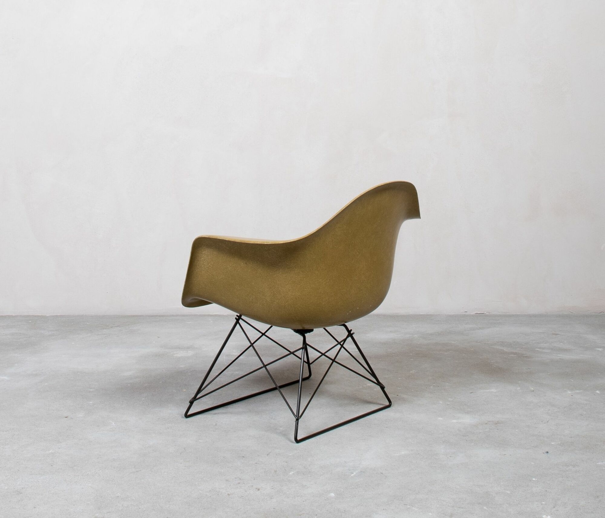 Eames Fiberglass LAR Chair by Herman Miller Khaki 3