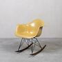 Eames Fiberglass Armchair Schaukelstuhl Ochre Light 2