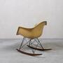 Eames Fiberglass Armchair Schaukelstuhl Ochre Light 3