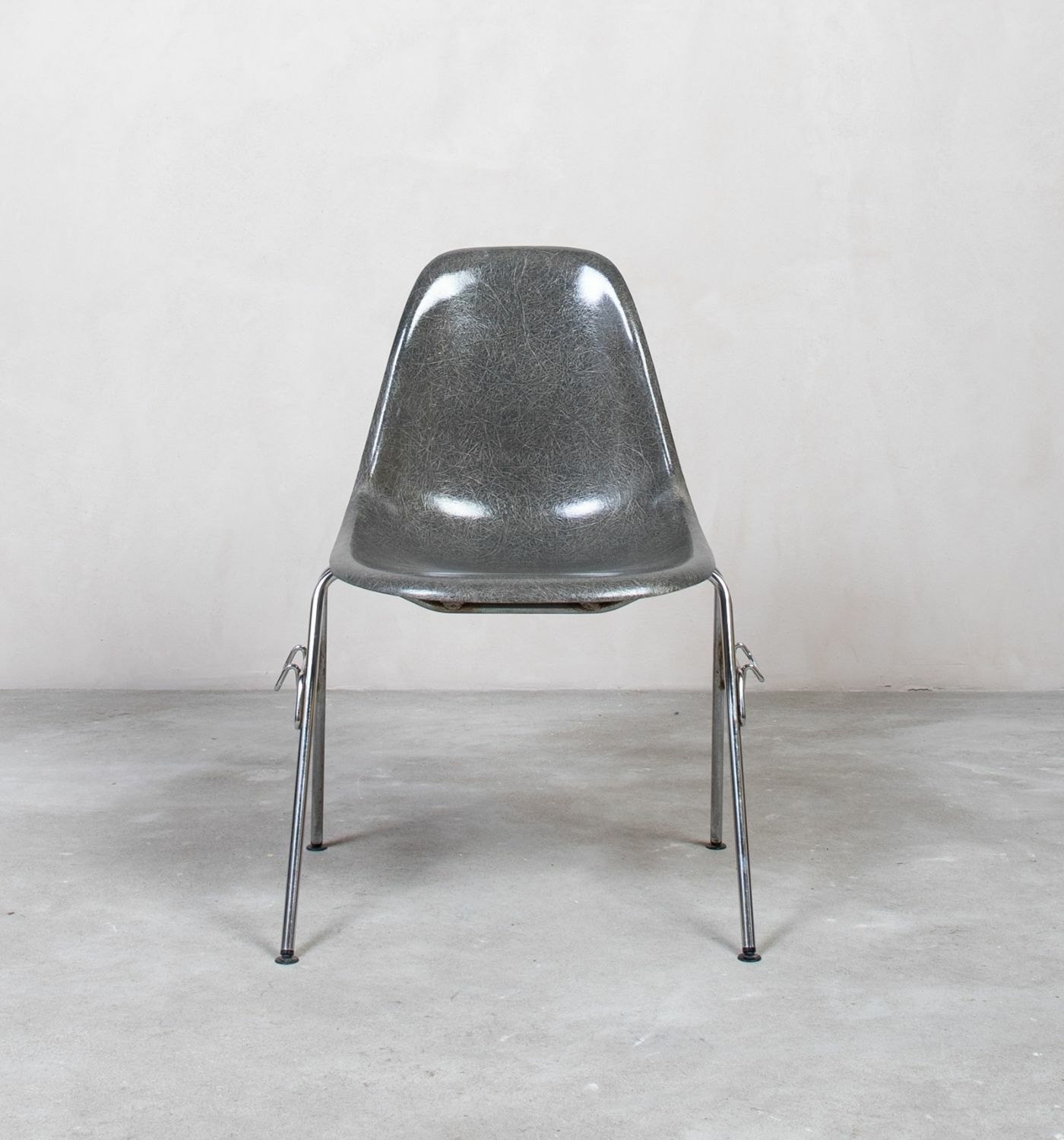 Eames Fiberglass Side Chair by Herman Miller Elephant Grey 1