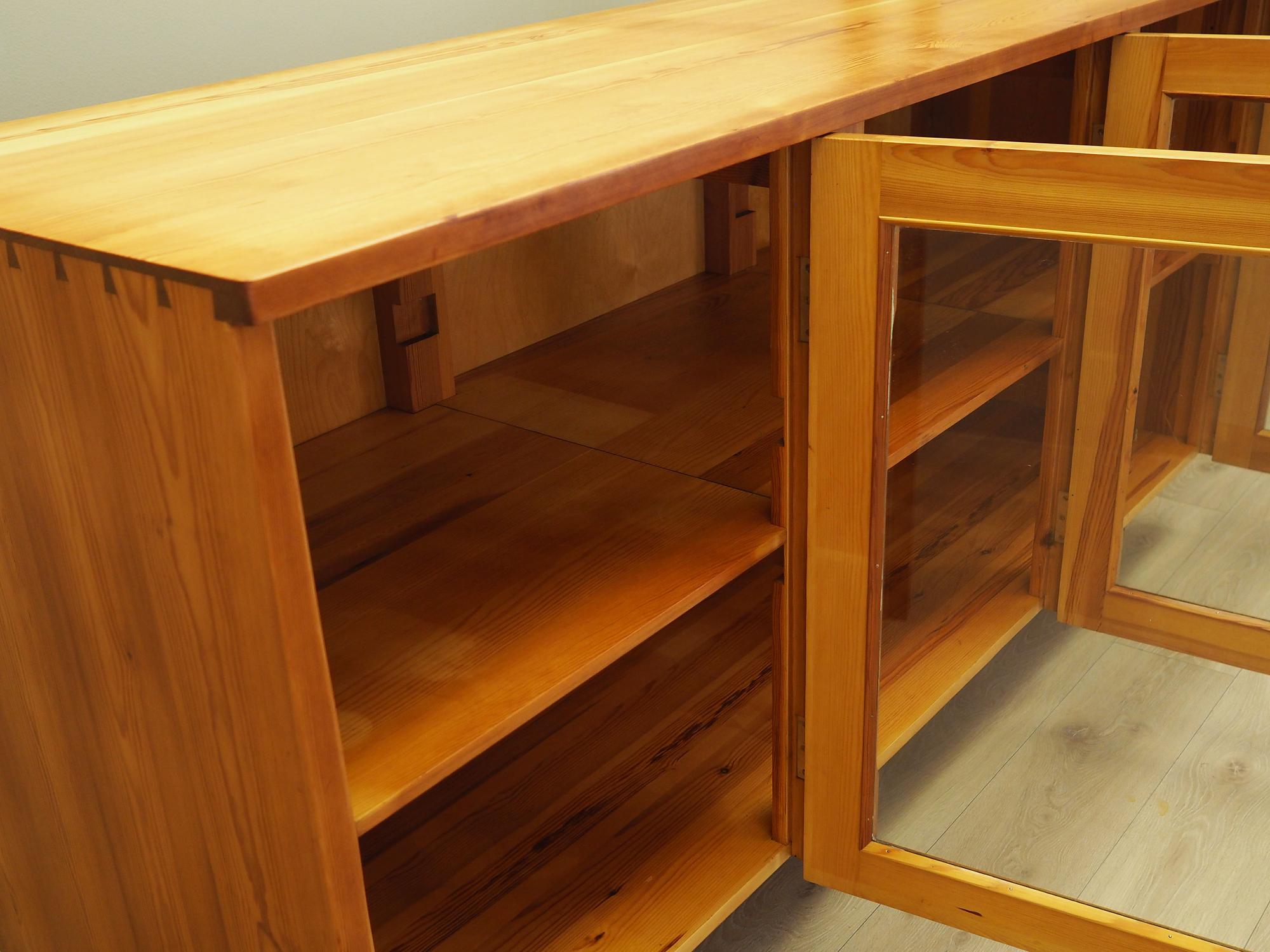 Display cabinet Pine wood 1980s 4