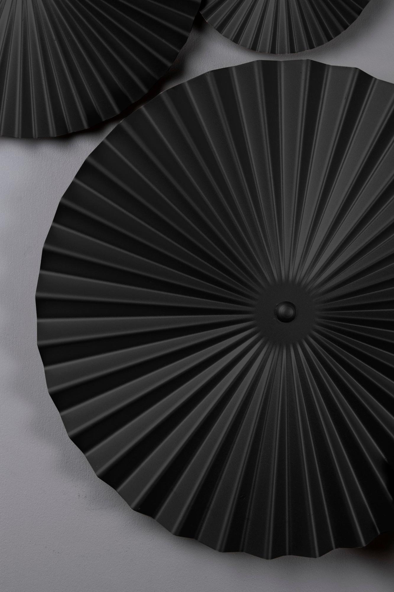 Omega Wall Lamp Black 8