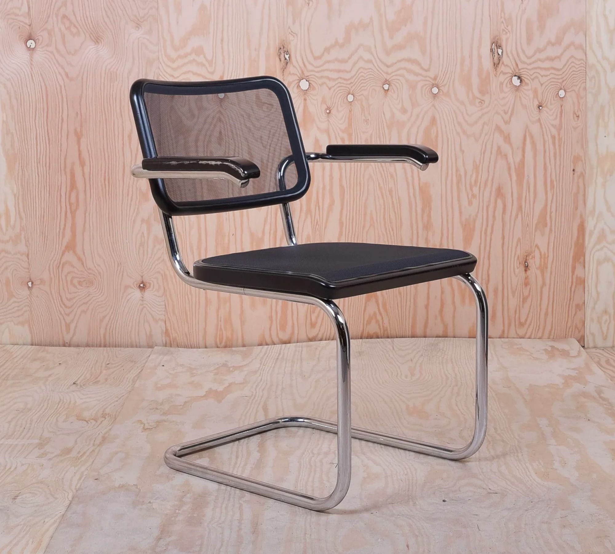S 64 N Thonet Stuhl Metall Holz Schwarz 6