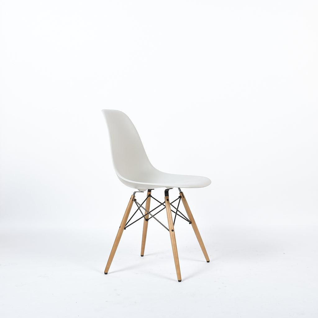 Eames Plastic Side Chair DSW Weiß 0