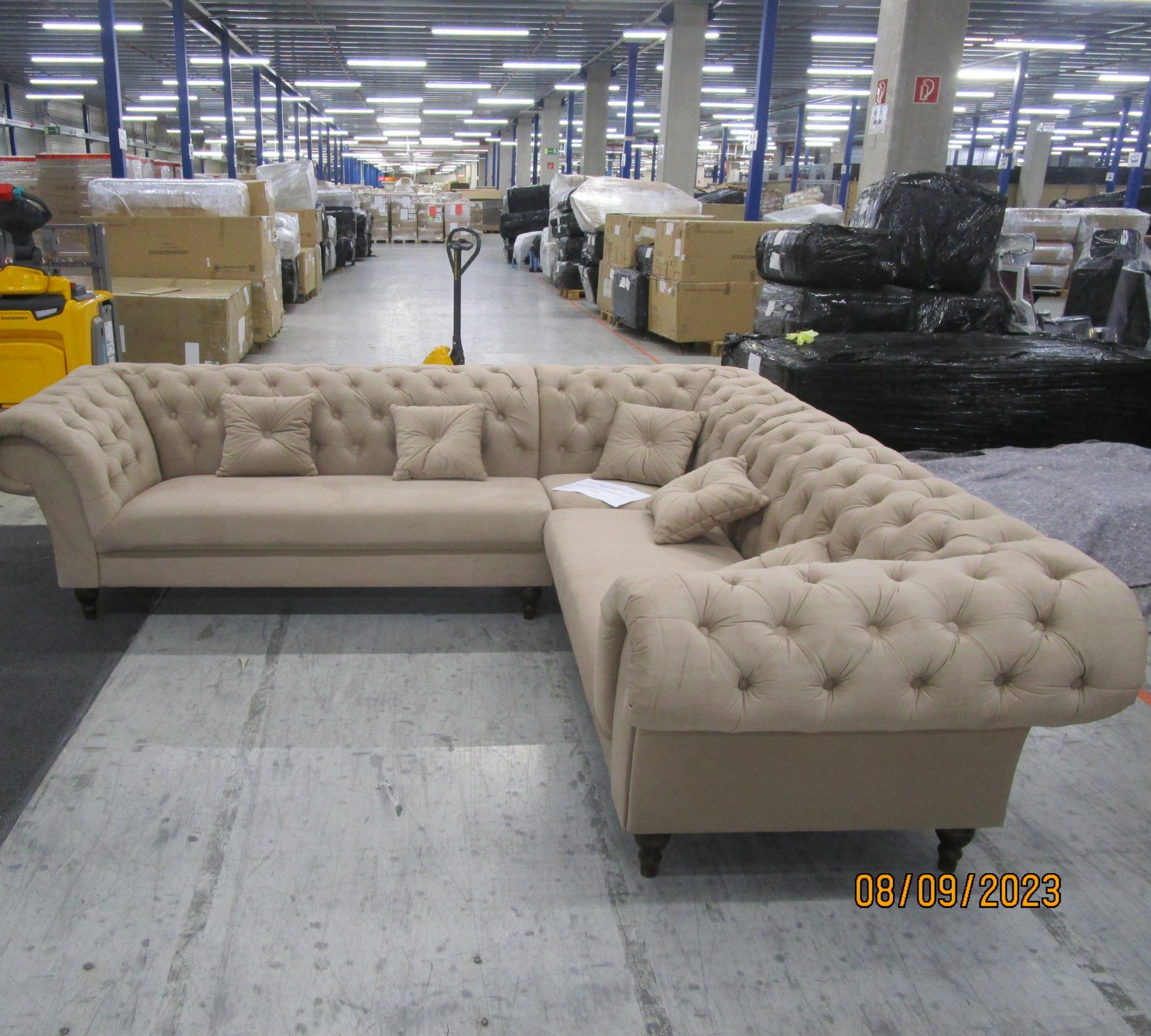 Großes Ecksofa in Chesterfield-Optik 3