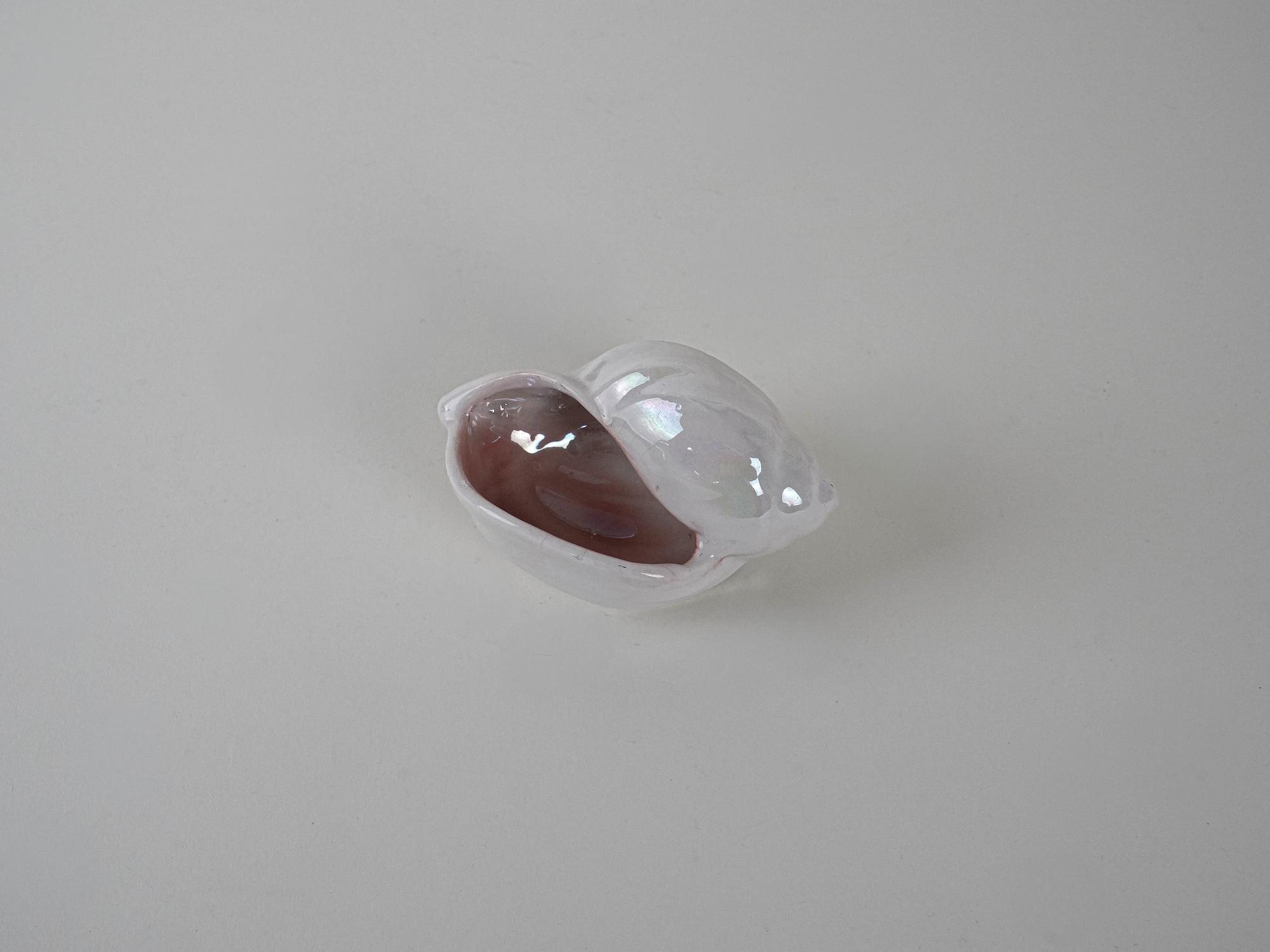 Porcelain snail white 1970s 6