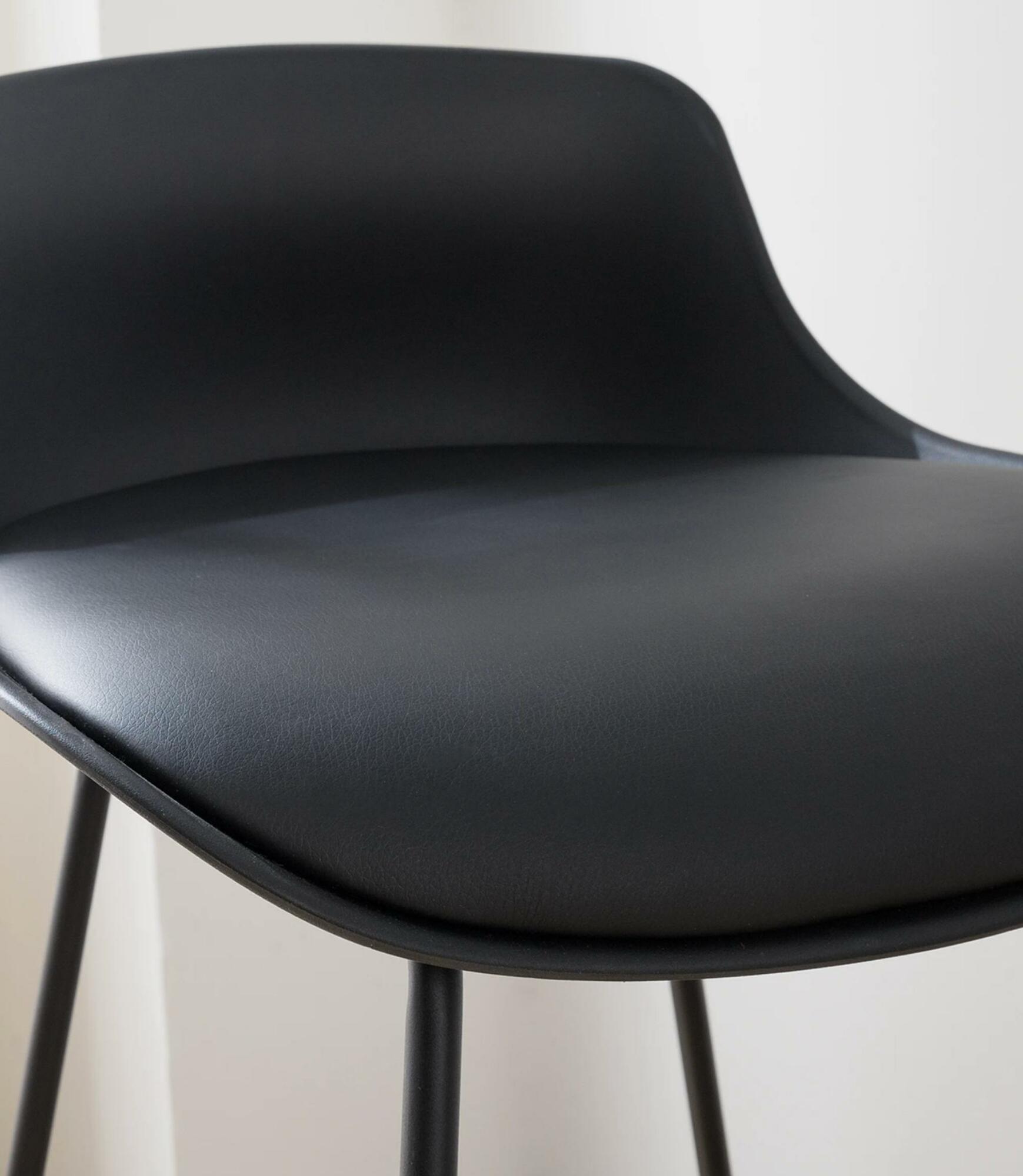 2x Bar stools Black Plastic Steel 4