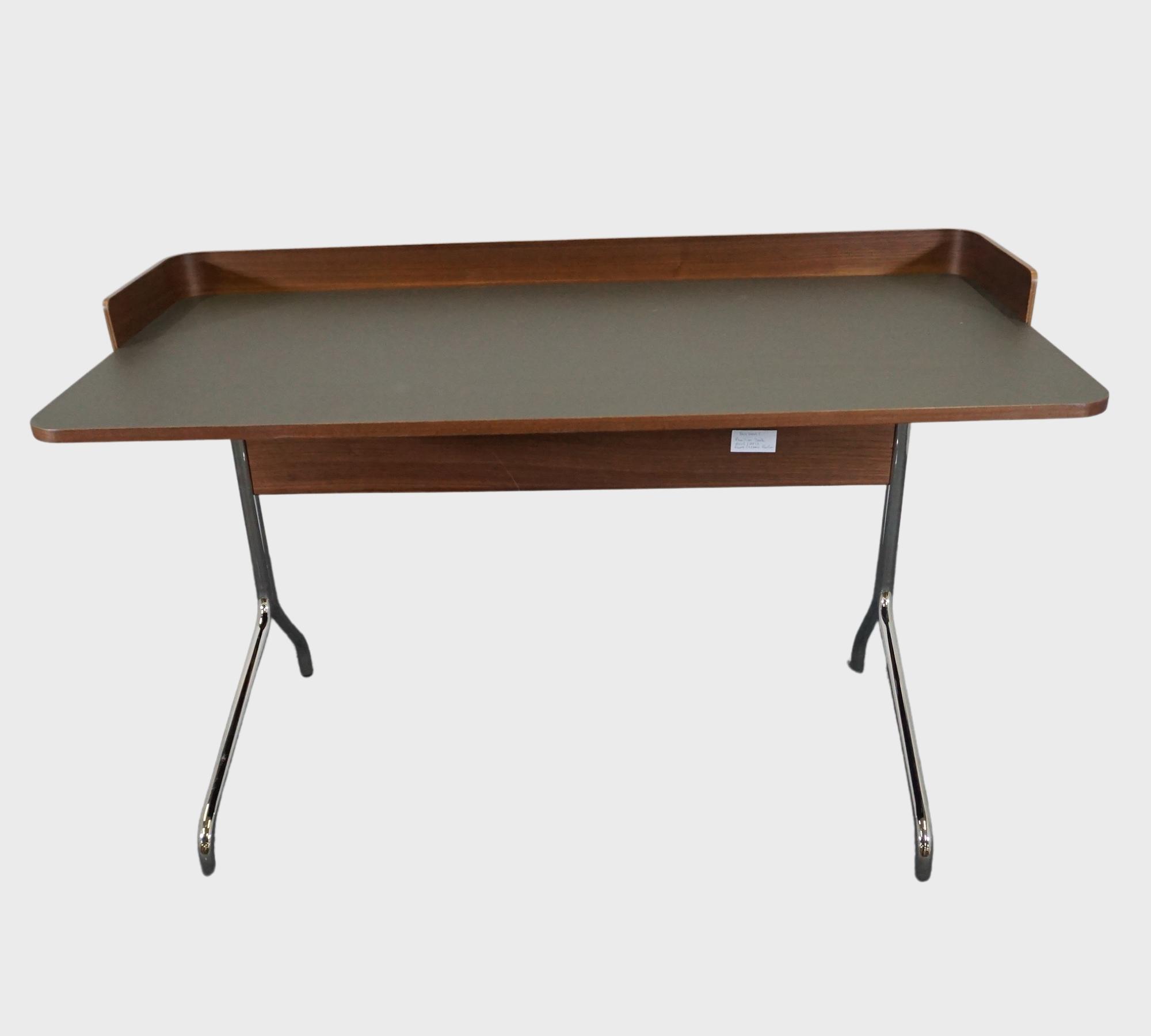 Pavilion AV17 Schreibtisch Grau 5