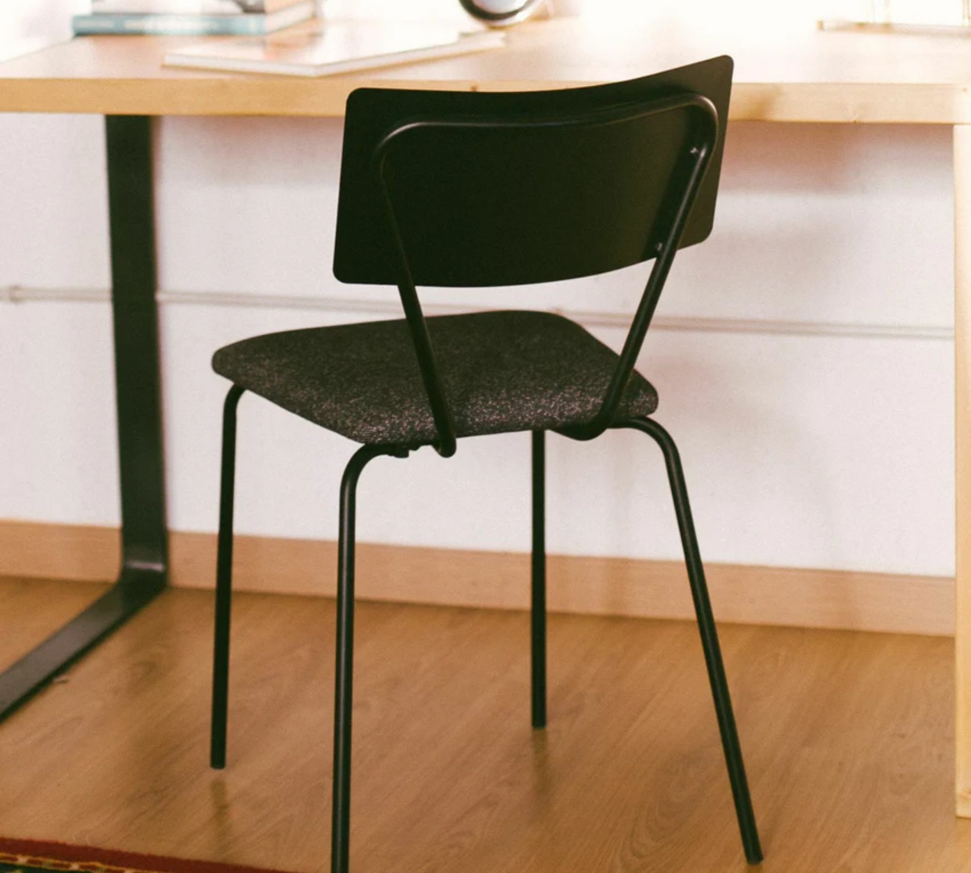 Jara Stuhl Metall Holz Textil Schwarz 1