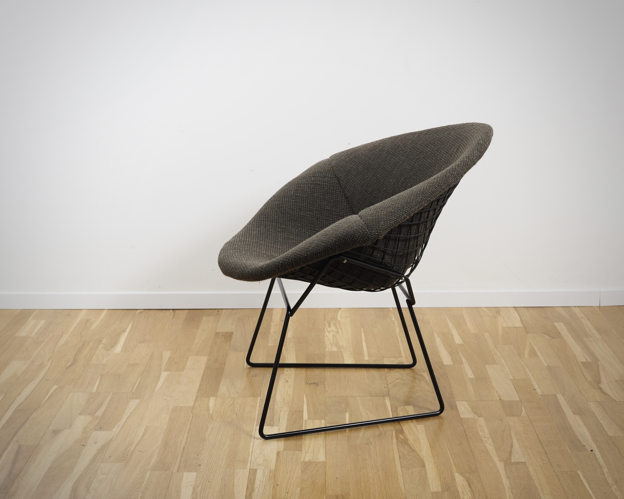 Bertoia Diamond Chair Vollpolster Schwarz 1