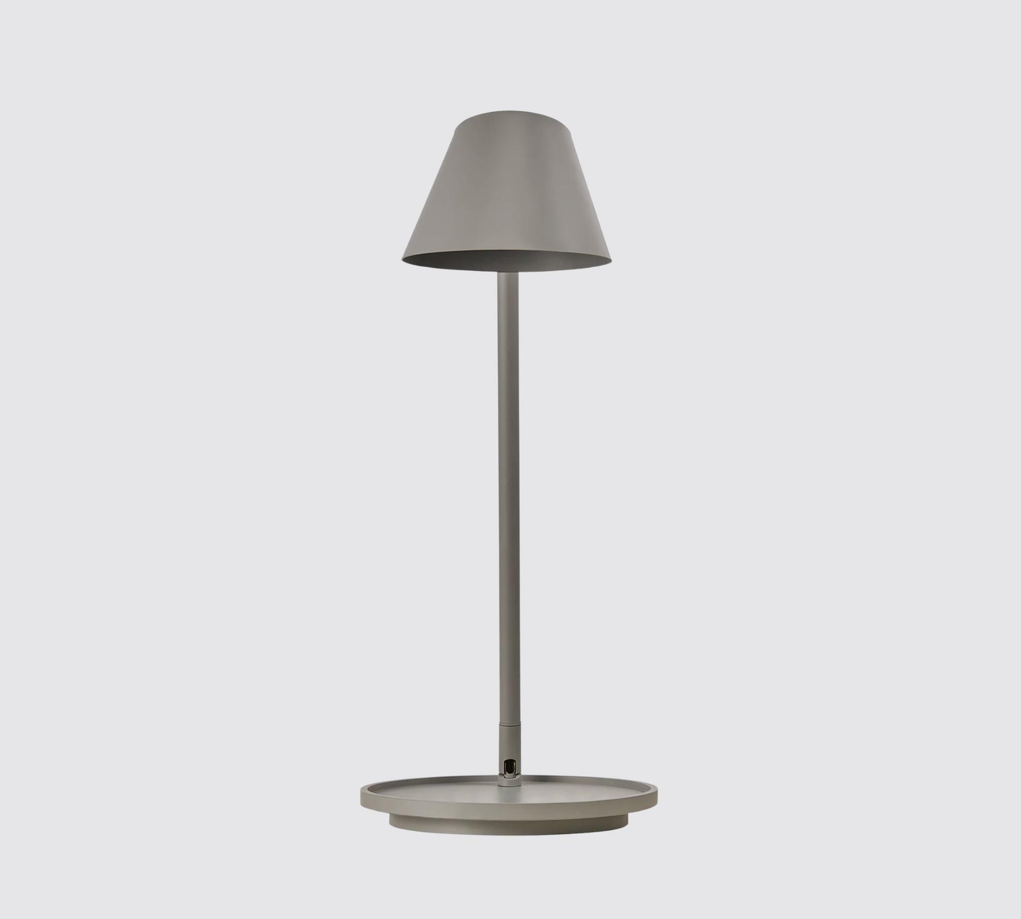 LED-Tischleuchte mit USB-Steckdose Grau 2