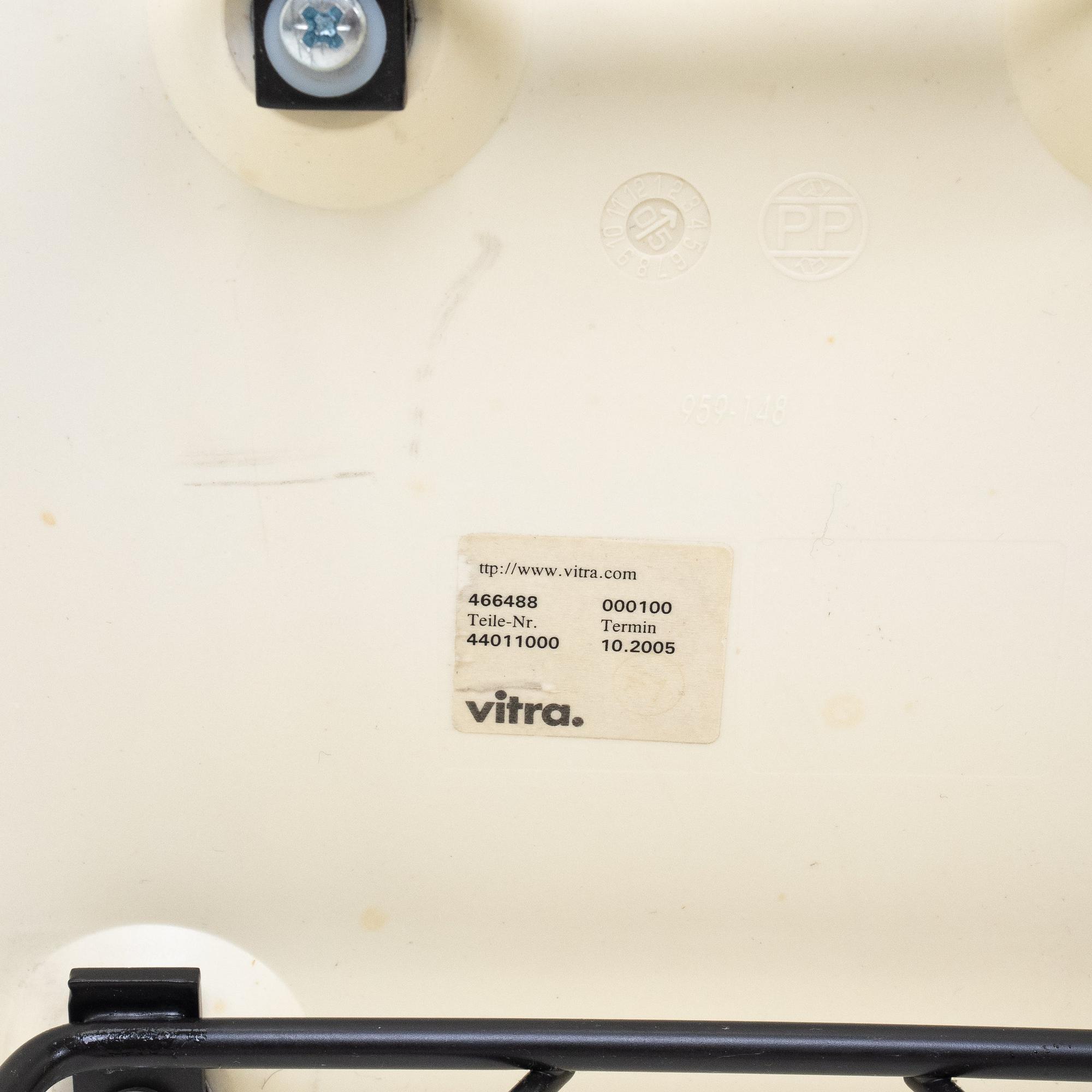 Eames RAR Armlehnstühle Weiß 7