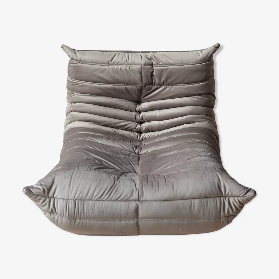 Poltrona Togo velluto grigio caldo 0