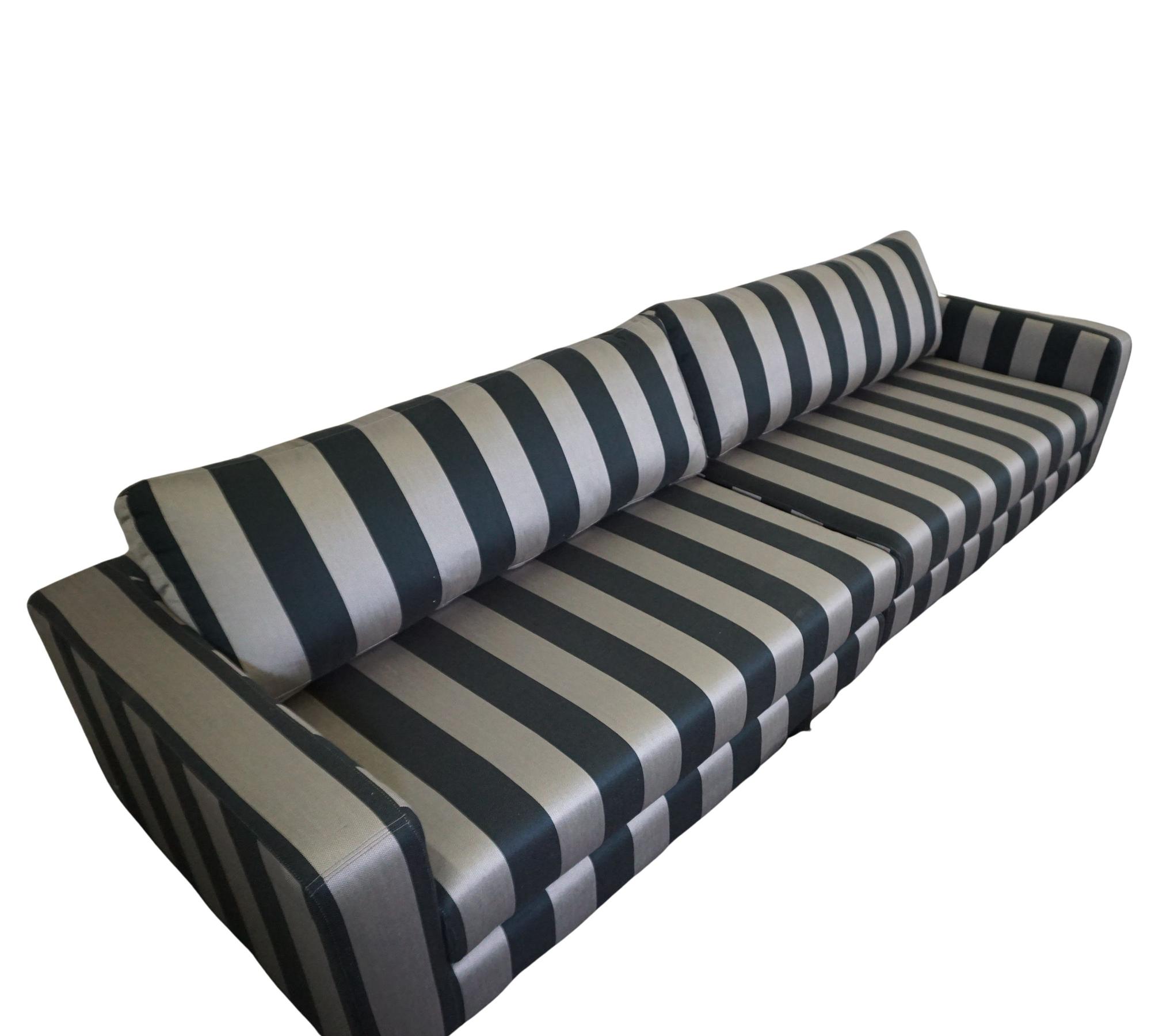 Dylan Sofa 4-Seater Line Latte Black 7