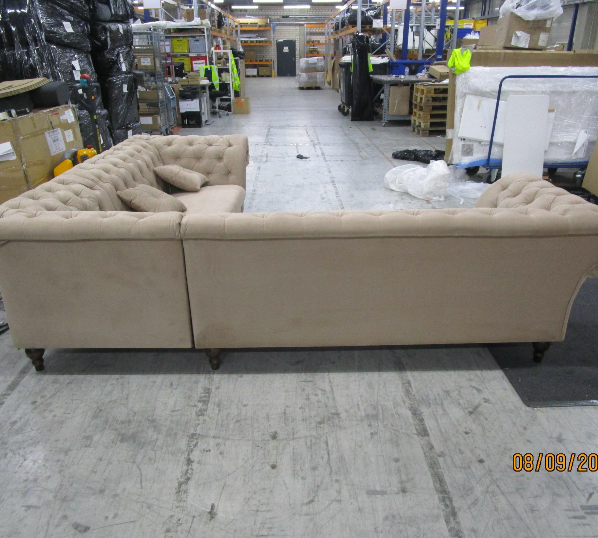 Großes Ecksofa in Chesterfield-Optik 6