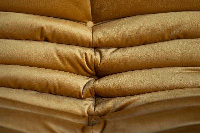 Togo Sessel und Ottoman Set Samt Goldgelb 7