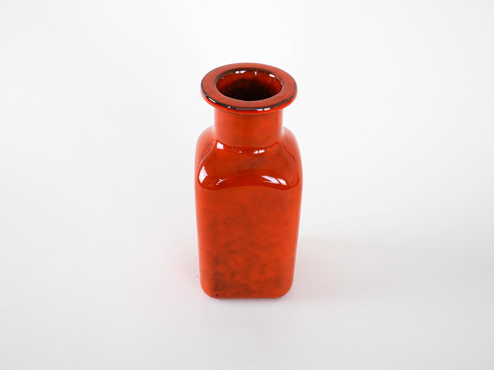 Vaso in ceramica rosso anni '60 5