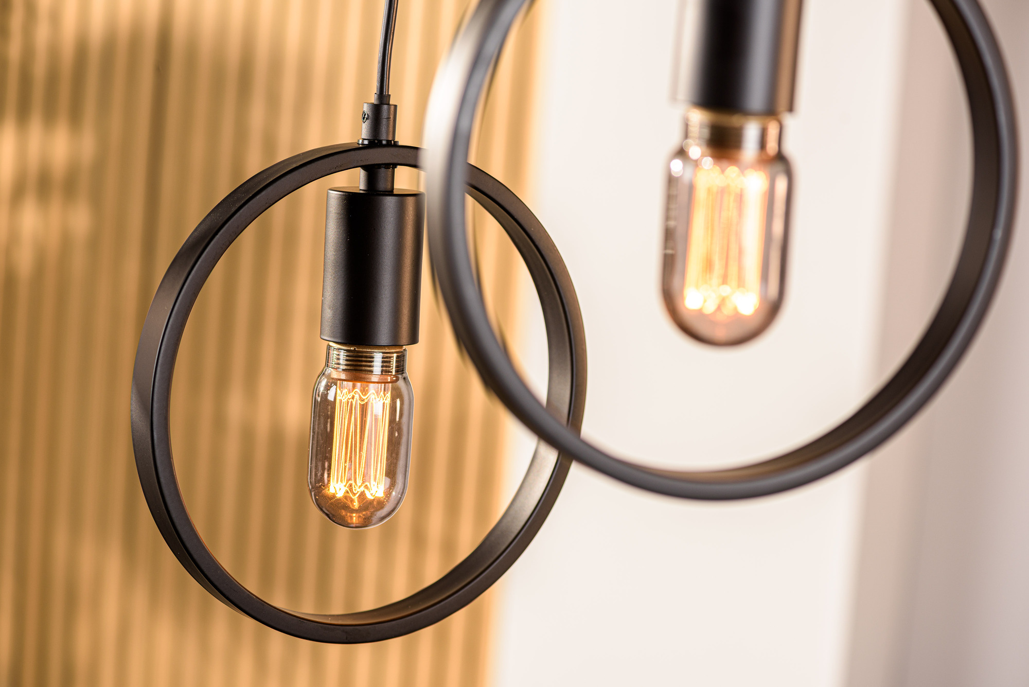 Lampada a sospensione a 5 luci metallo nero 3