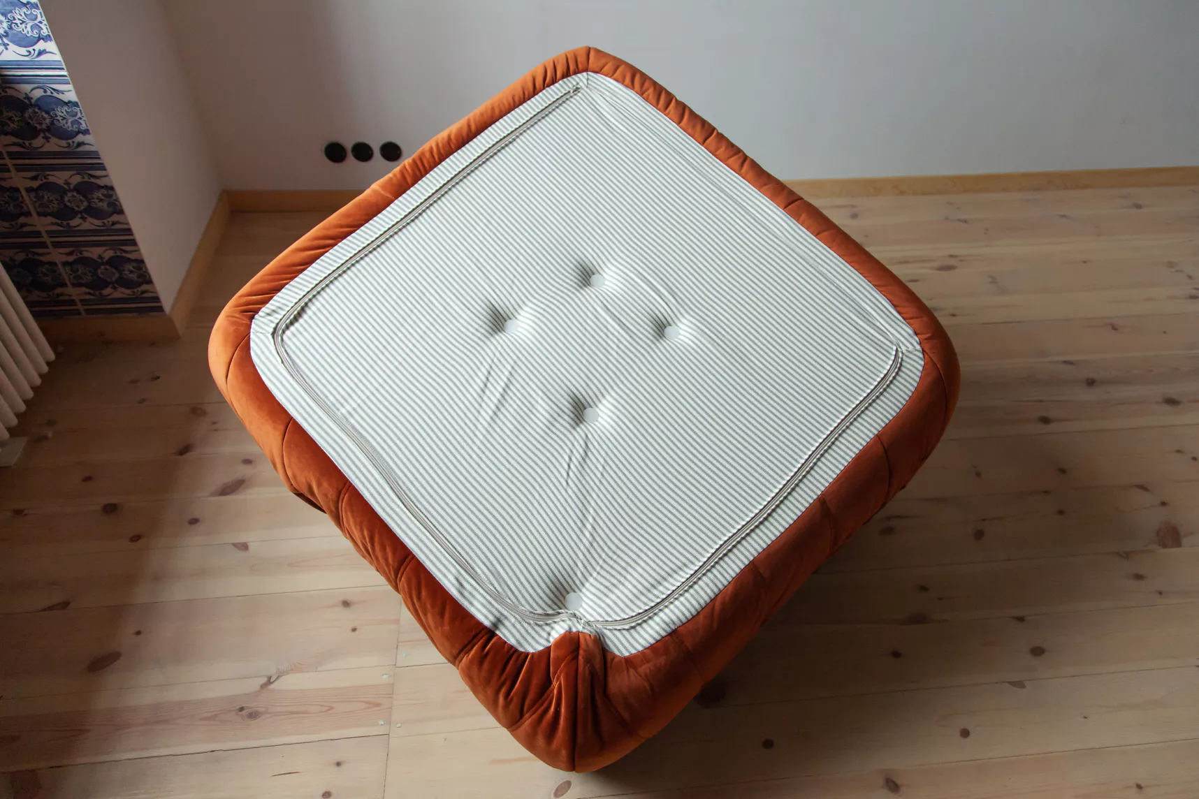 Togo Corner Sofa Velvet Amber-Orange 7